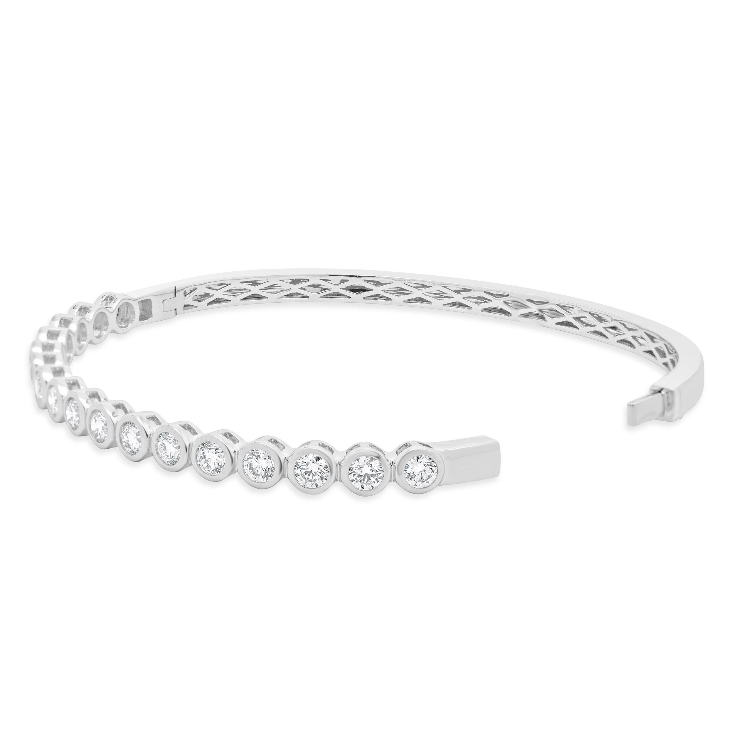 Bracelet en or blanc 18 carats serti d'un chaton et de diamants ronds taillés en brillant Excellent état - En vente à Scottsdale, AZ