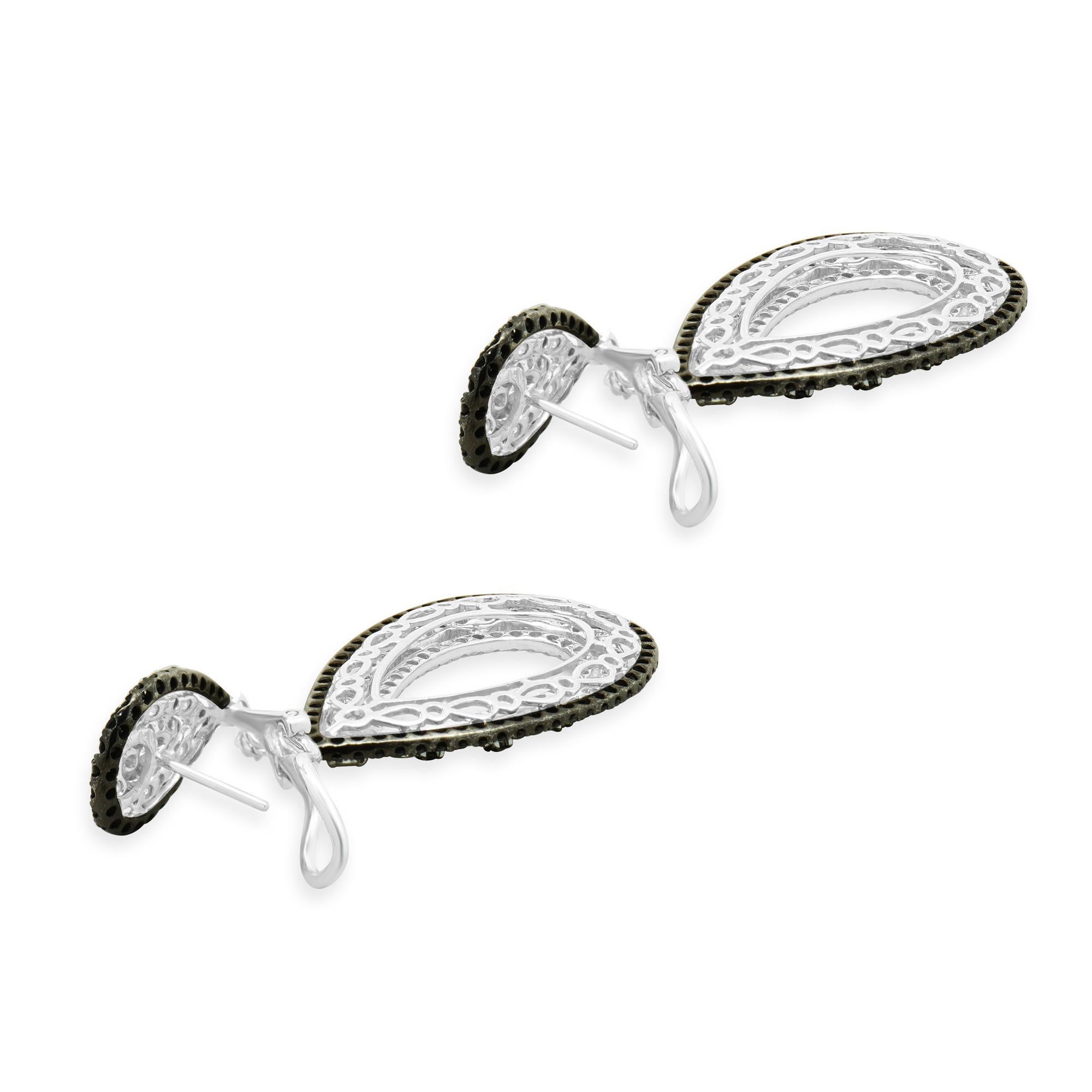 18 Karat White Gold Black and White Diamond Open Pear Shape Drop Earrings In Excellent Condition For Sale In Scottsdale, AZ