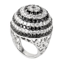 18 Karat White Gold Black and White Diamond Swirl Ring CRR8997