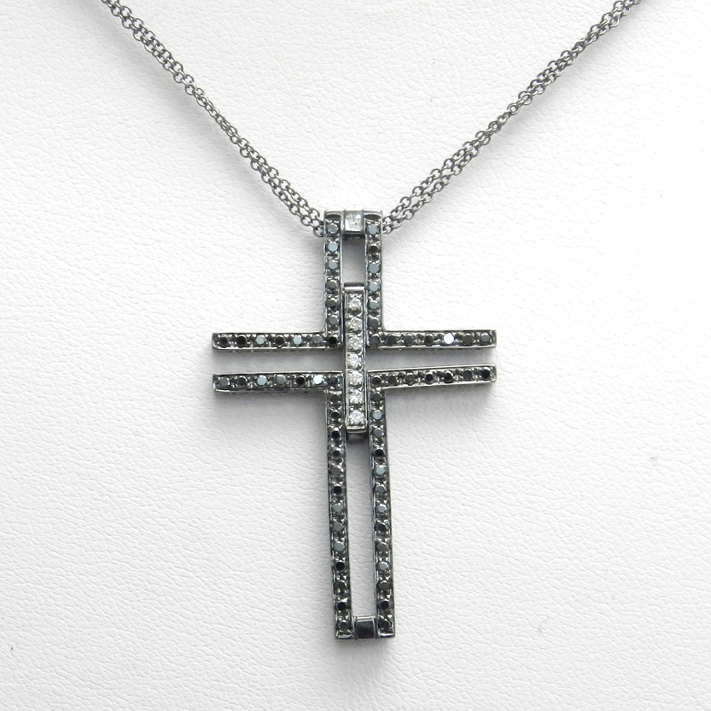 Women's or Men's 18 Karat White Gold Black and White Diamonds Garavelli Cross Pendant