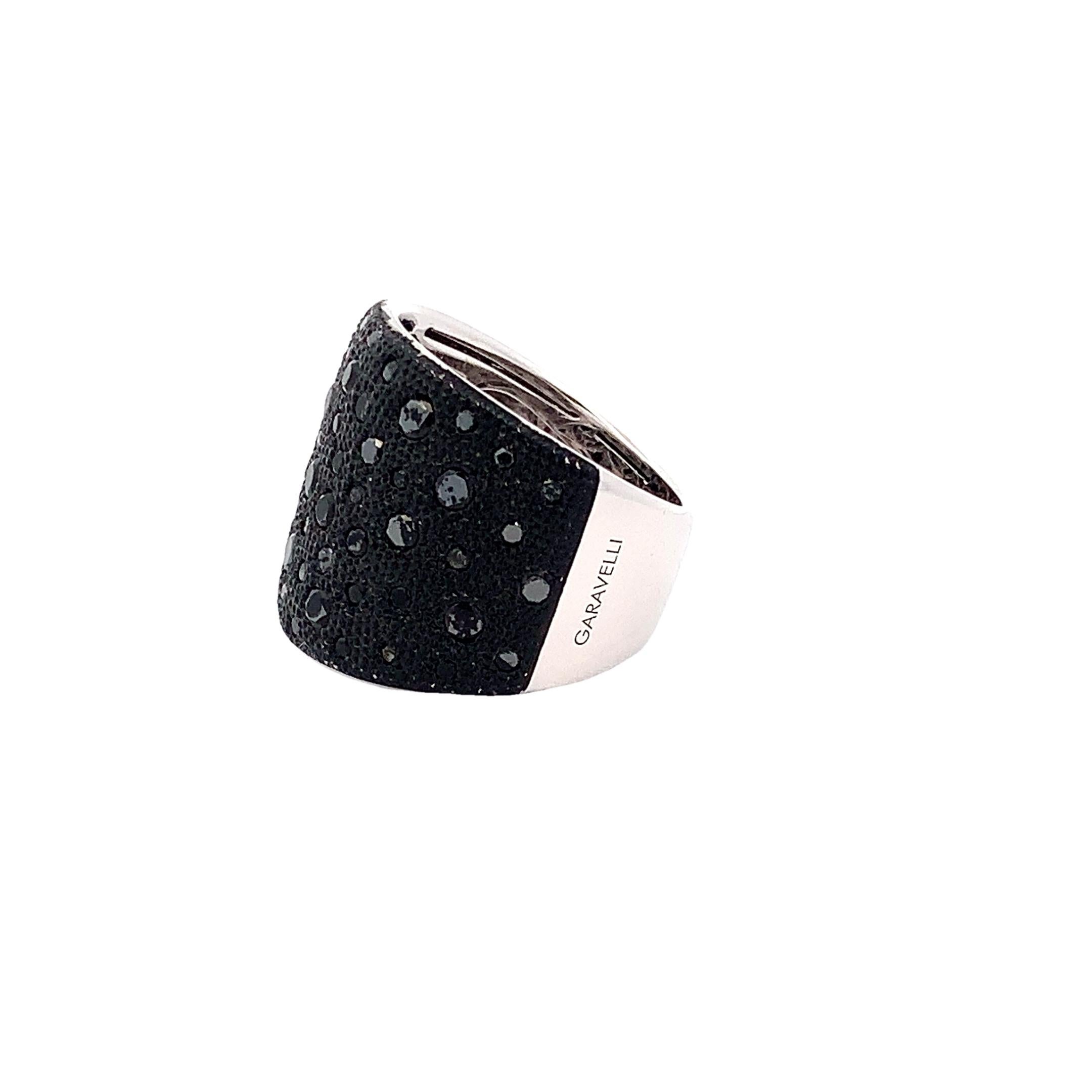 Contemporary 18 Karat White Gold Black Diamonds Garavelli Band Ring