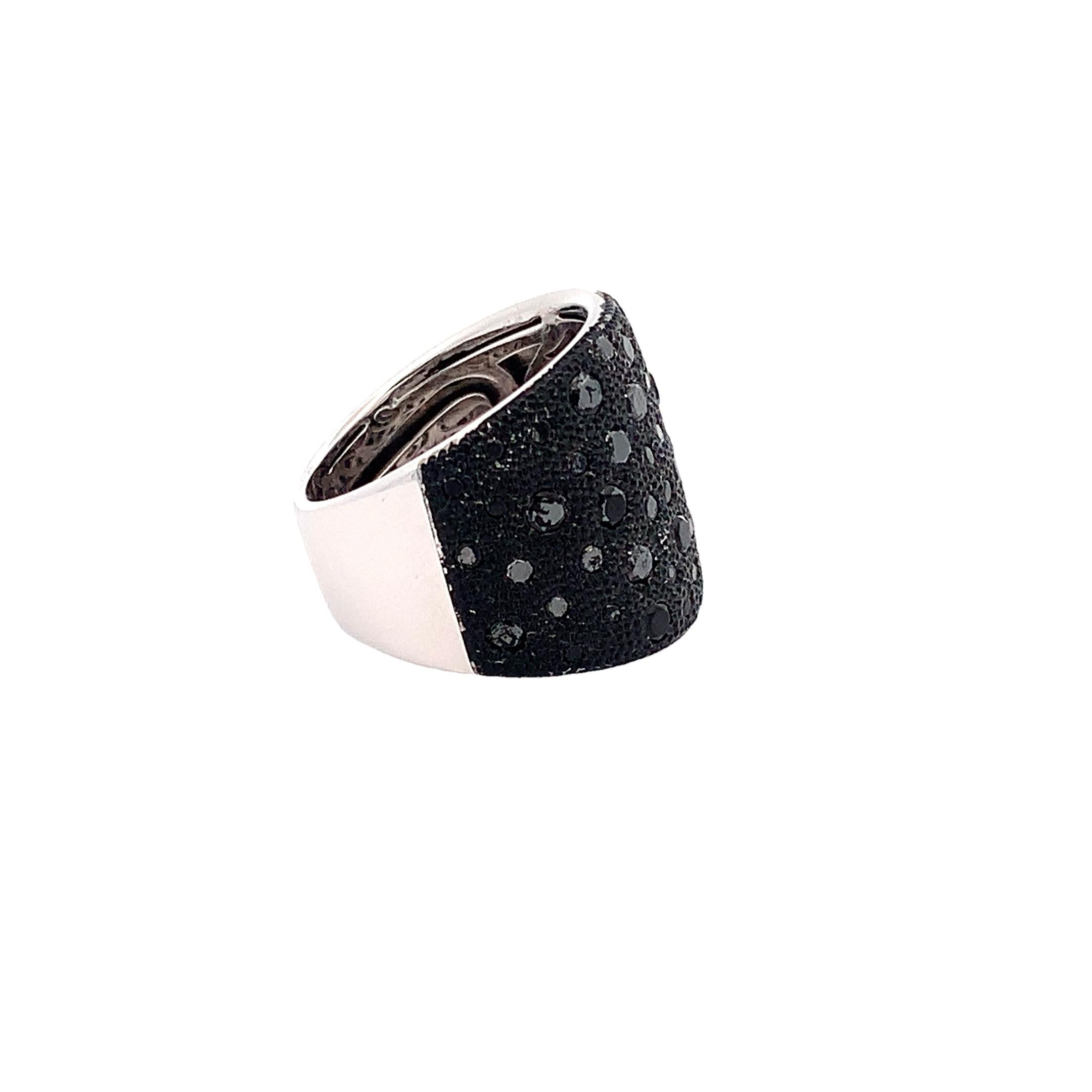 18 Karat White Gold Black Diamonds Garavelli Band Ring In New Condition In Valenza, IT