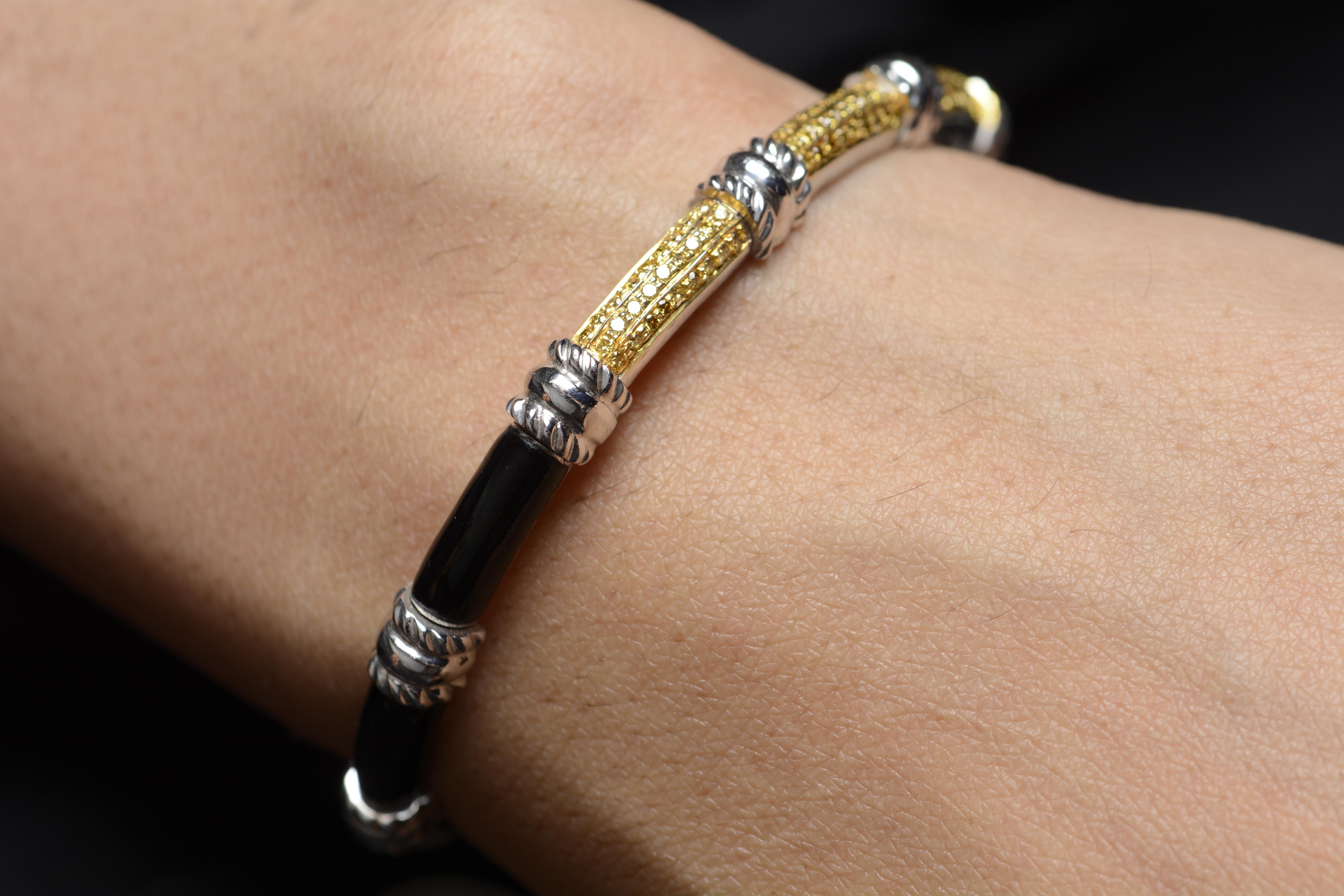18 Karat White Gold Black Enamel Yellow Diamond Cuff Bracelet In Good Condition For Sale In Mumbai, IN