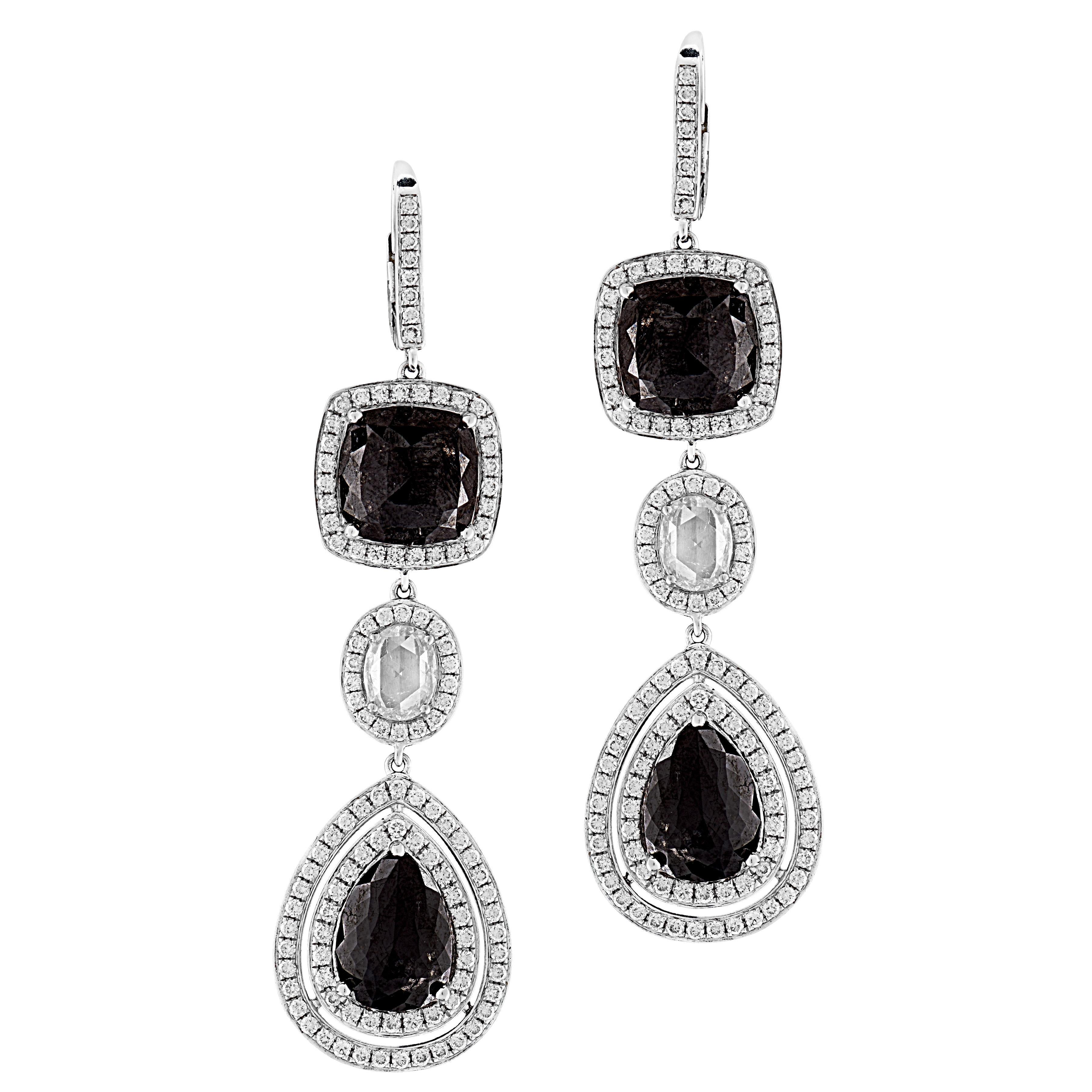 Orecchini pendenti con diamanti bianchi e neri in oro bianco 18 carati in vendita 1