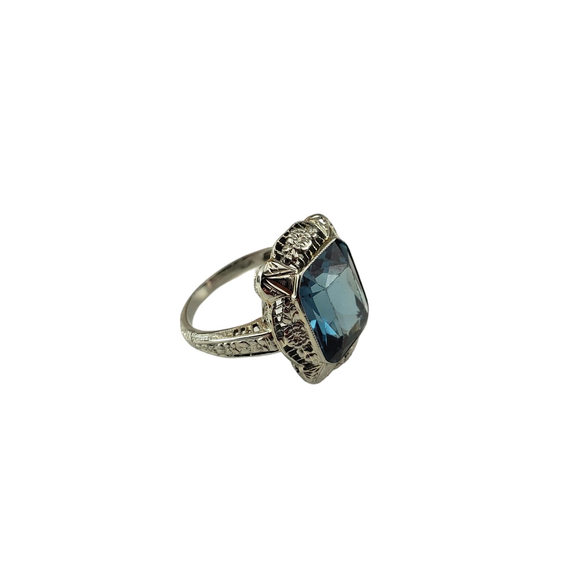 18 Karat White Gold Blue Glass Ring Size 6.25 #17148 In Good Condition For Sale In Washington Depot, CT