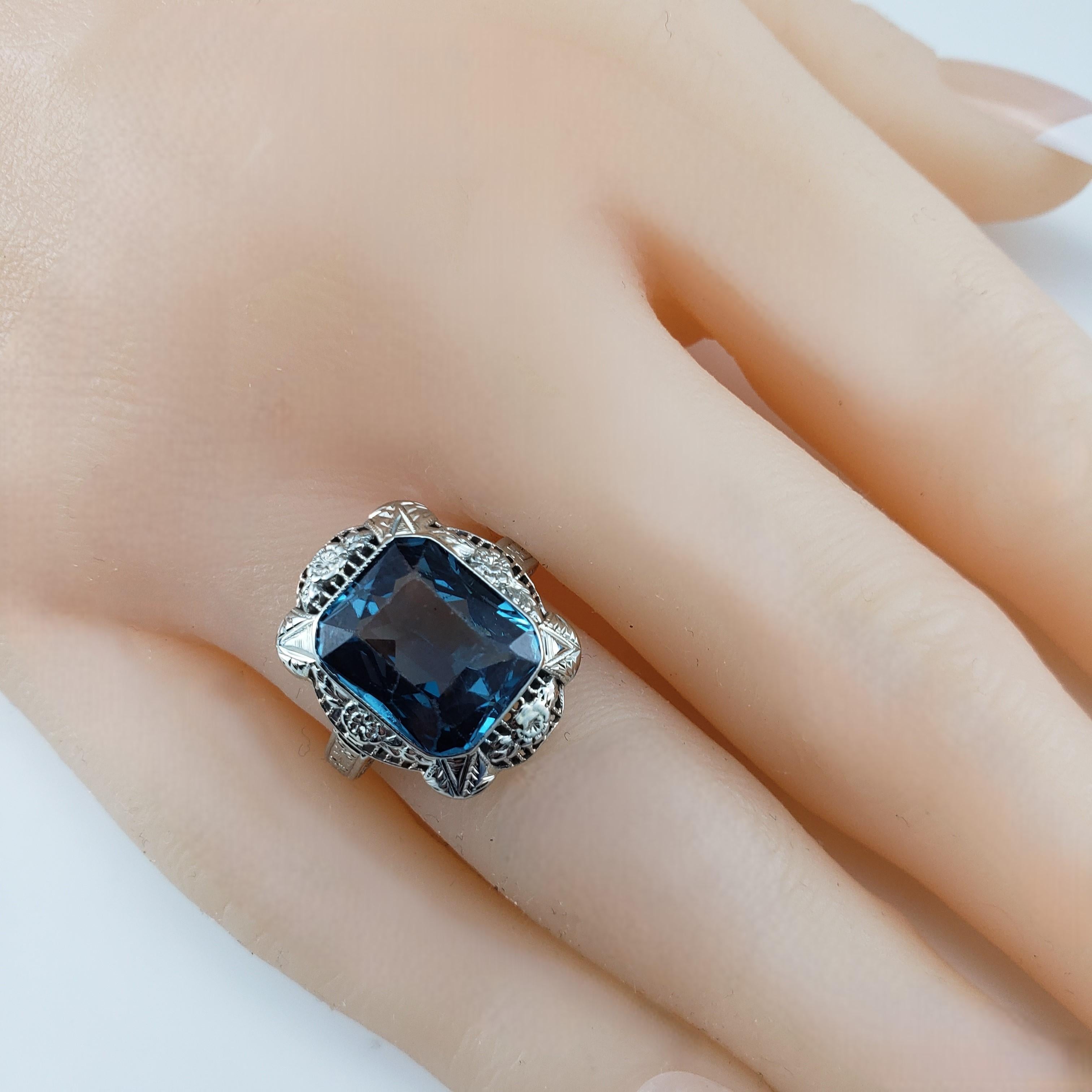 18 Karat White Gold Blue Glass Ring Size 6.25 #17148 For Sale 4