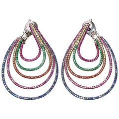 Aenea Boucles d'oreilles en or blanc 18 carats avec saphirs bleus, roses et jaunes