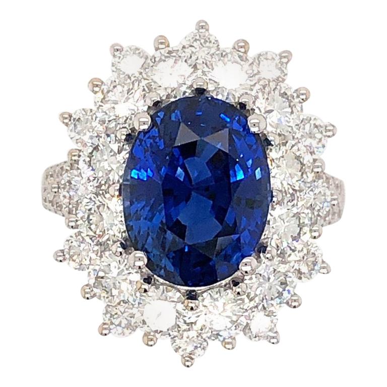 18 Karat White Gold Blue Sapphire and Diamond Ring For Sale