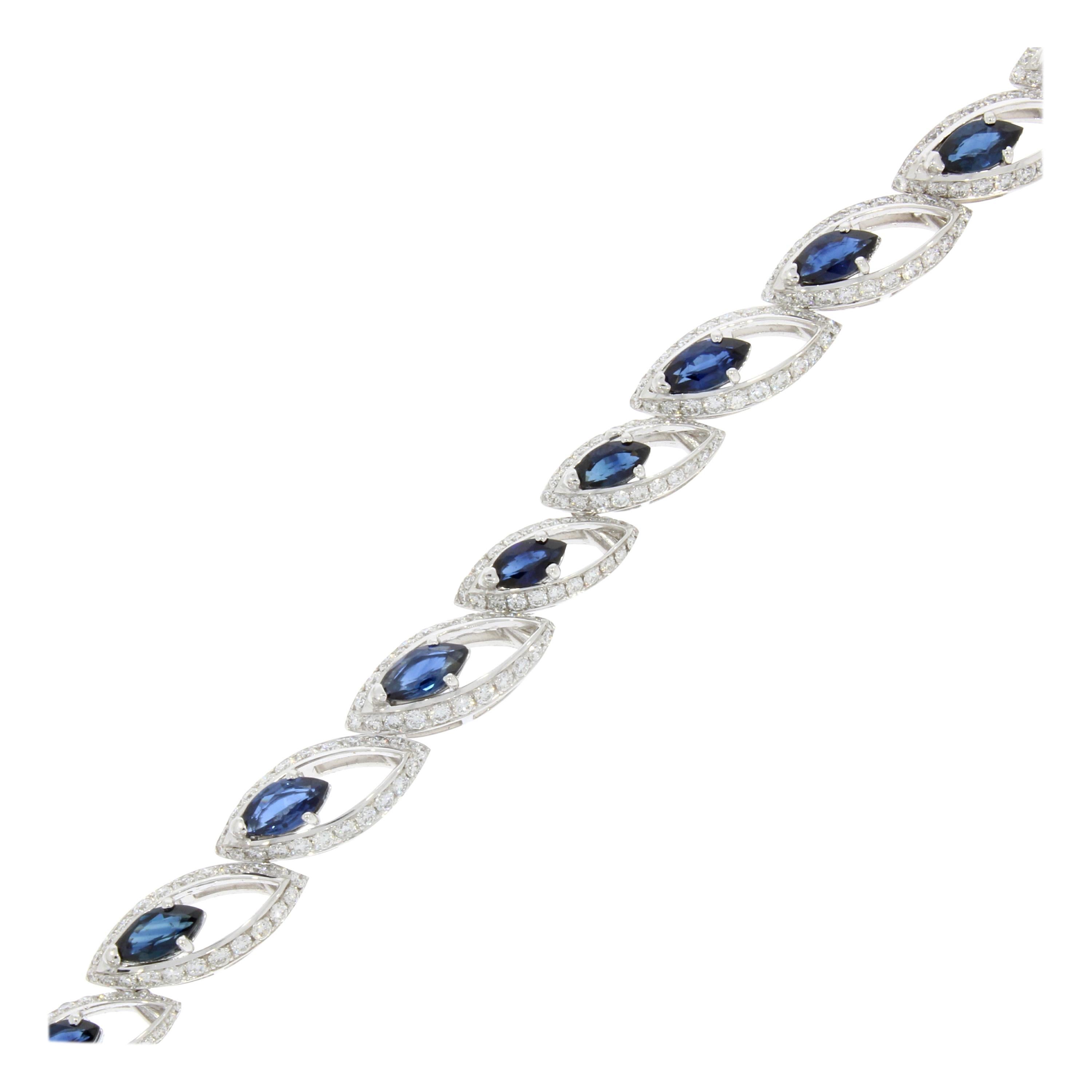 18 Karat White Gold Blue Sapphire and Diamonds Petali Bracelet by Niquesa For Sale