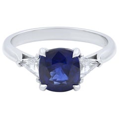 18 Karat White Gold Blue Sapphire Diamonds Engagement Ring