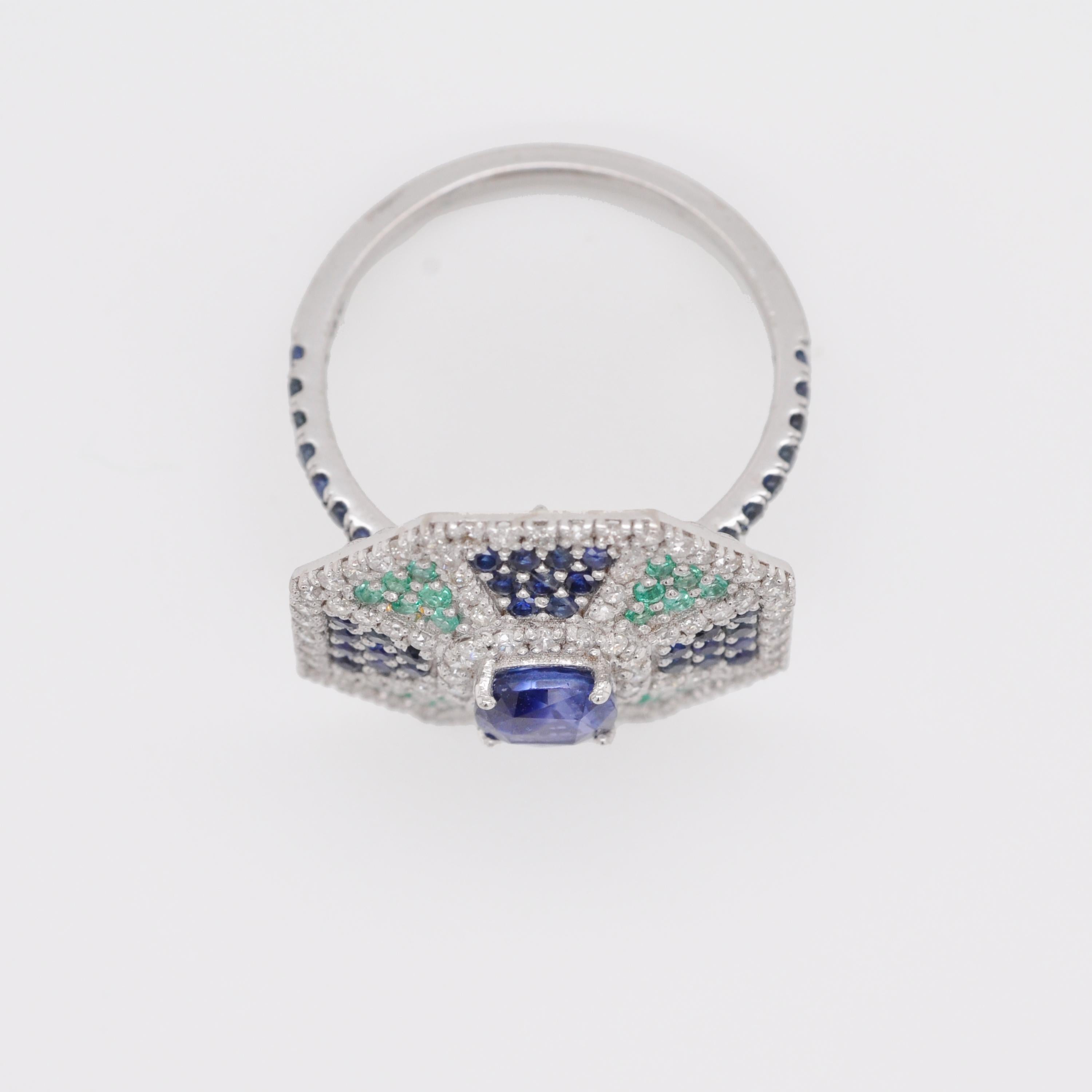 18 Karat Weißgold Art Deco Cocktail-Ring mit blauem Saphir, Smaragd und Diamant 3