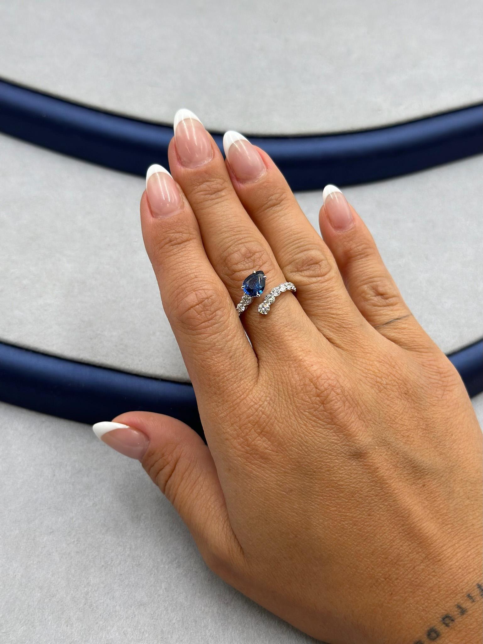 Women's or Men's 18 Karat White Gold Blue Sapphire and Diamond Snake Ring For Sale