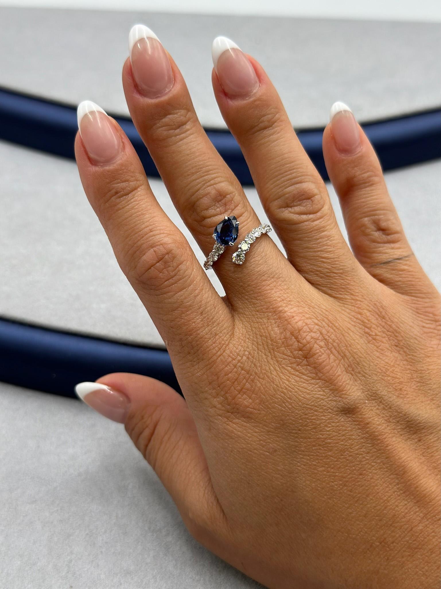 18 Karat White Gold Blue Sapphire and Diamond Snake Ring For Sale 1