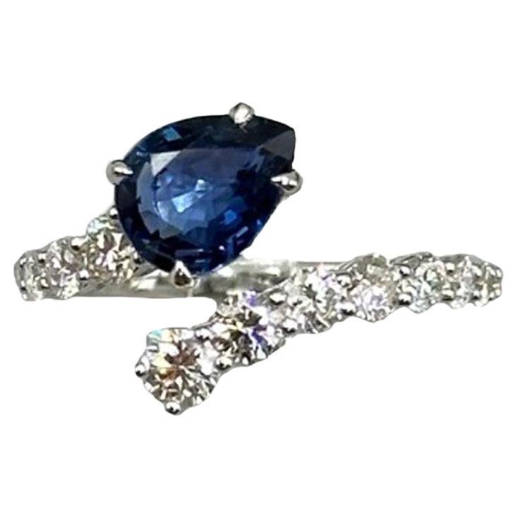 18 Karat White Gold Blue Sapphire and Diamond Snake Ring For Sale