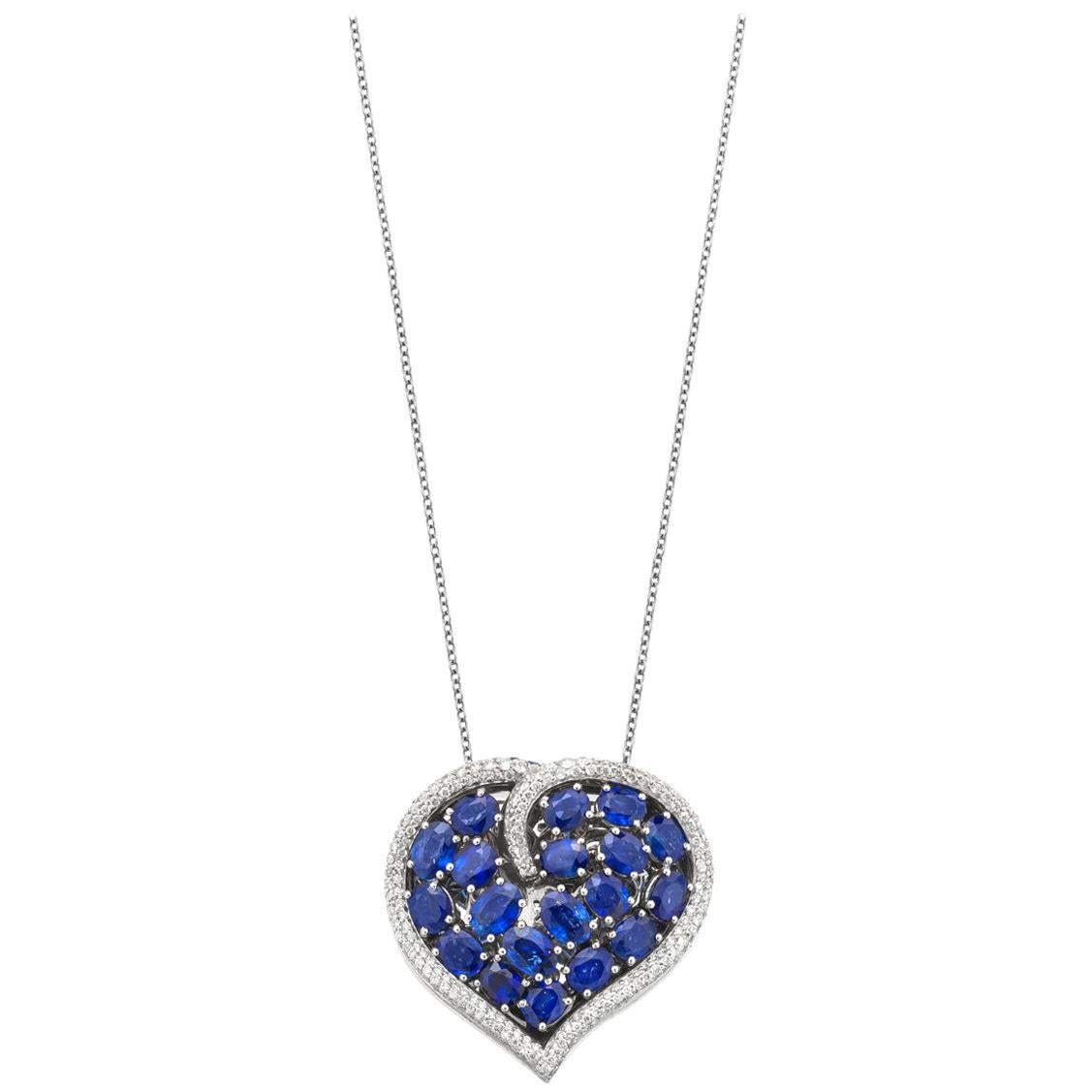 18 Karat White Gold Blue Sapphires and Diamonds Heart Pendant with Chain For Sale