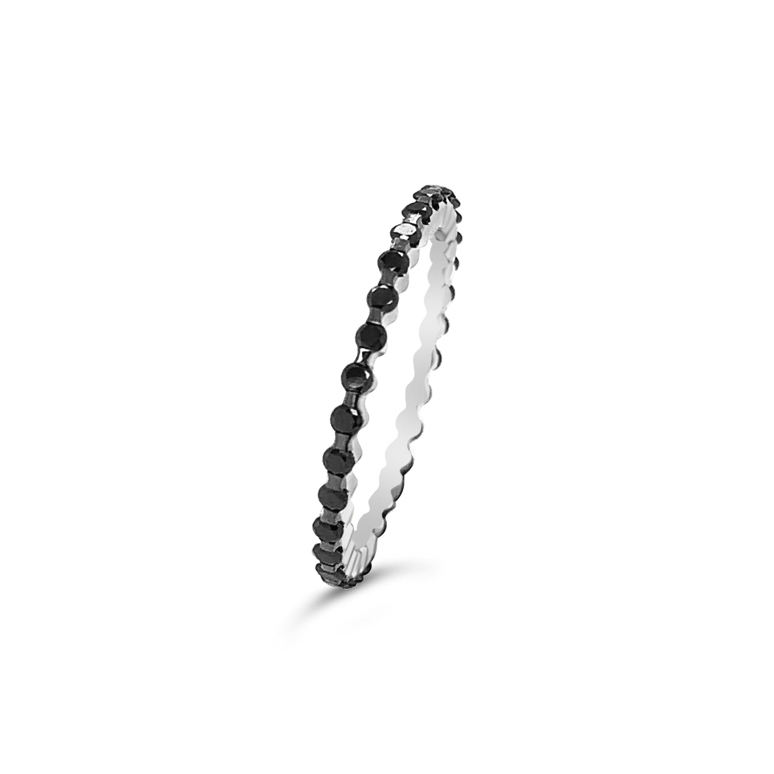 Women's or Men's 18 Karat White Gold Blue Sapphires Garavelli Band Ring