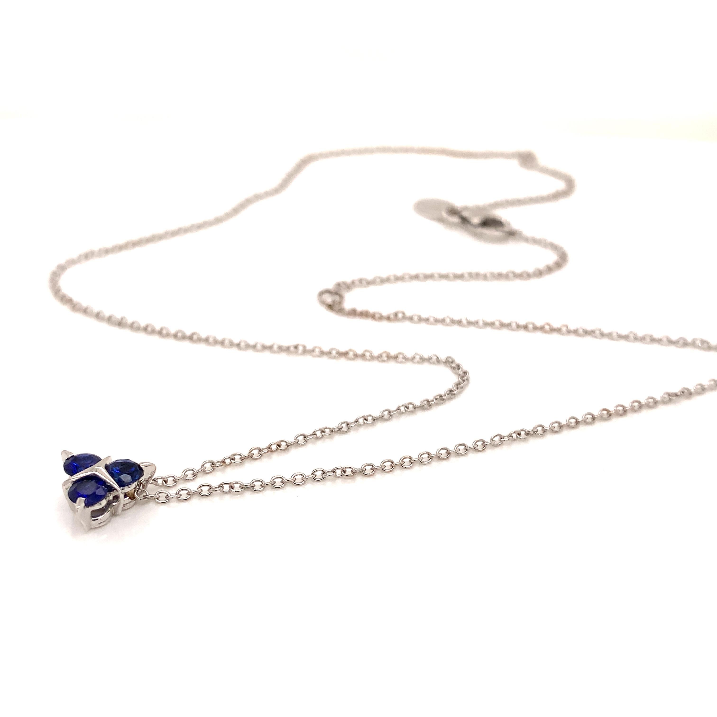 18 Karat White Gold Blue Sapphires Garavelli Pendant with Chain In New Condition In Valenza, IT