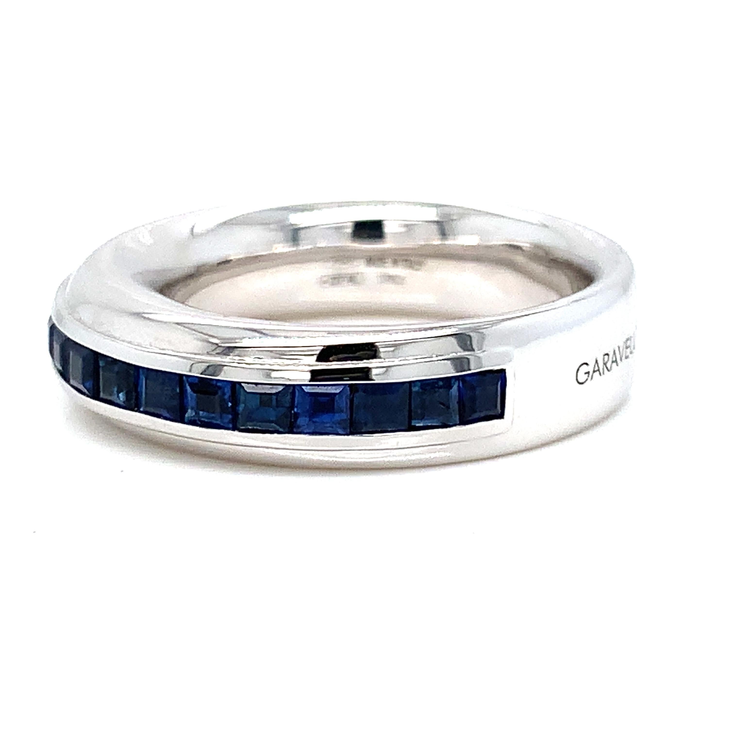18 Karat White Gold Blue Sapphires Garavelli Ring In New Condition For Sale In Valenza, IT
