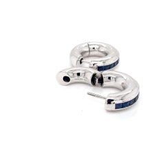 18 Karat White Gold Blue Sapphires Garavelli Round Huggie Earrings