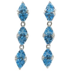 18 Karat White Gold Blue Topaz and Diamonds Garavelli Long Earrings 18 Karat White Gold Blue Topaz and Diamonds Garavelli Long Earrings