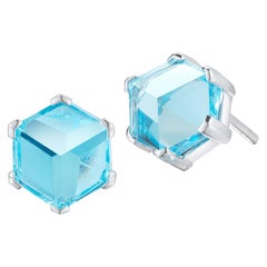 18 Karat White Gold Blue Topaz Brillante Valentina Stud Earrings