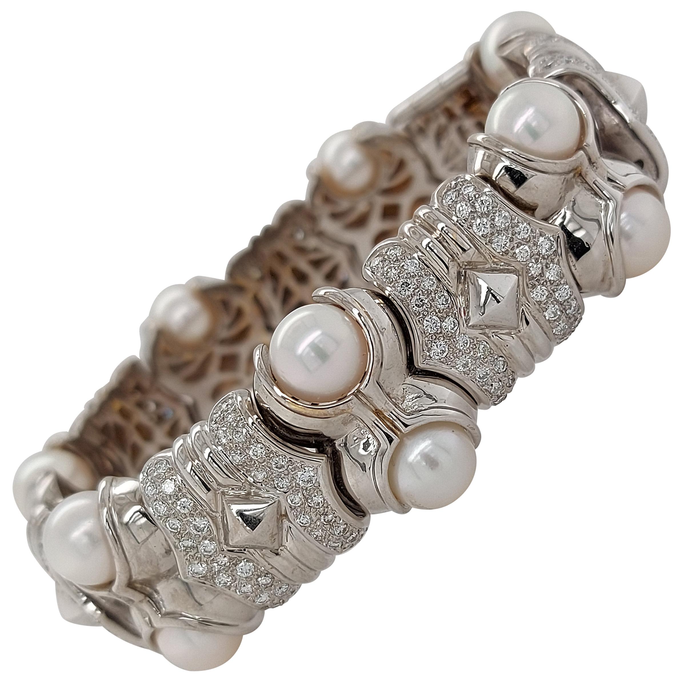 18 Karat Weißgold-Armband mit Diamanten und Perlen im Brillantschliff im Angebot