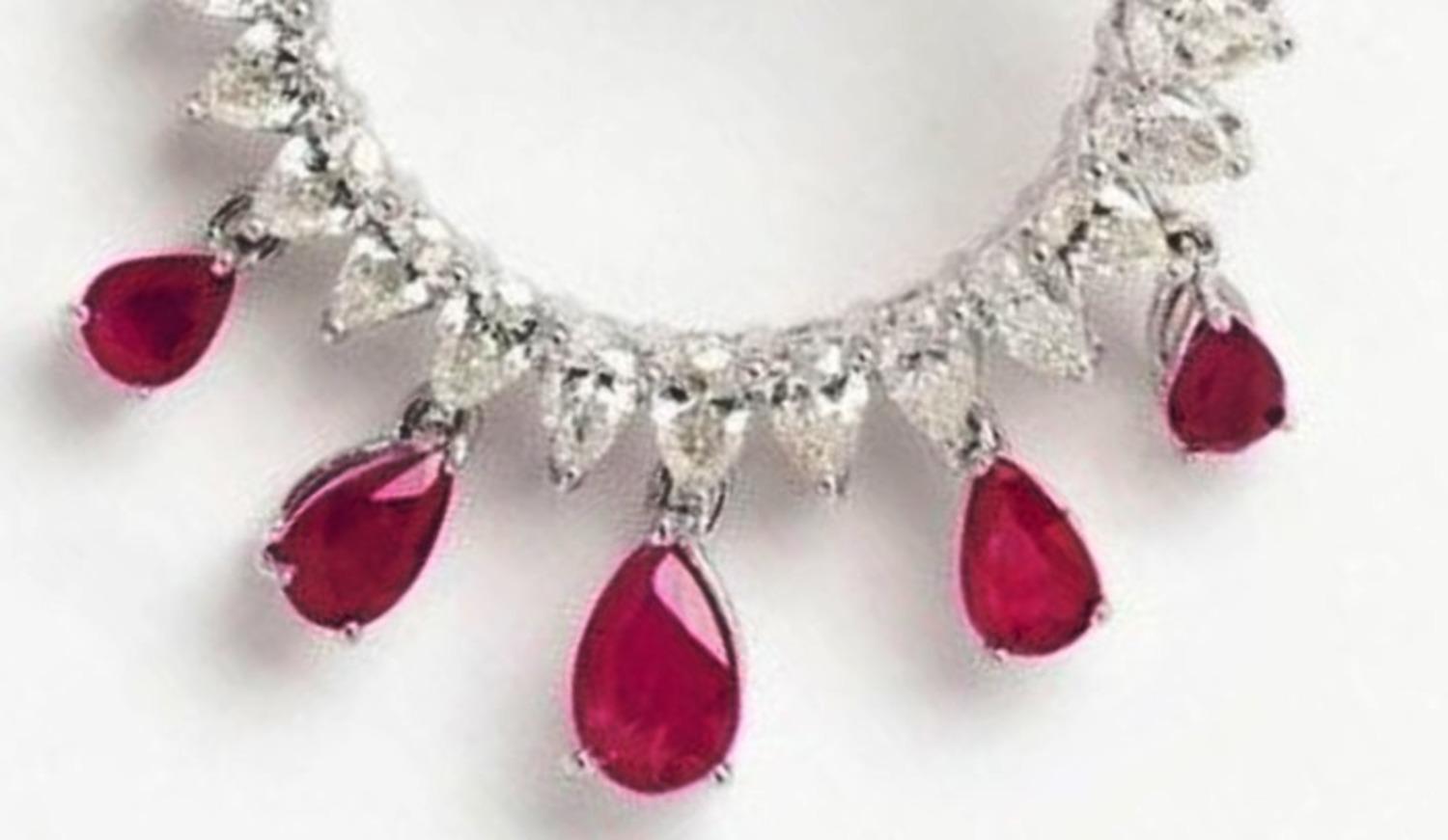 18 Karat White Gold, Briiliant Cut Pear & Ruby Earclips In New Condition For Sale In MUMBAI, IN