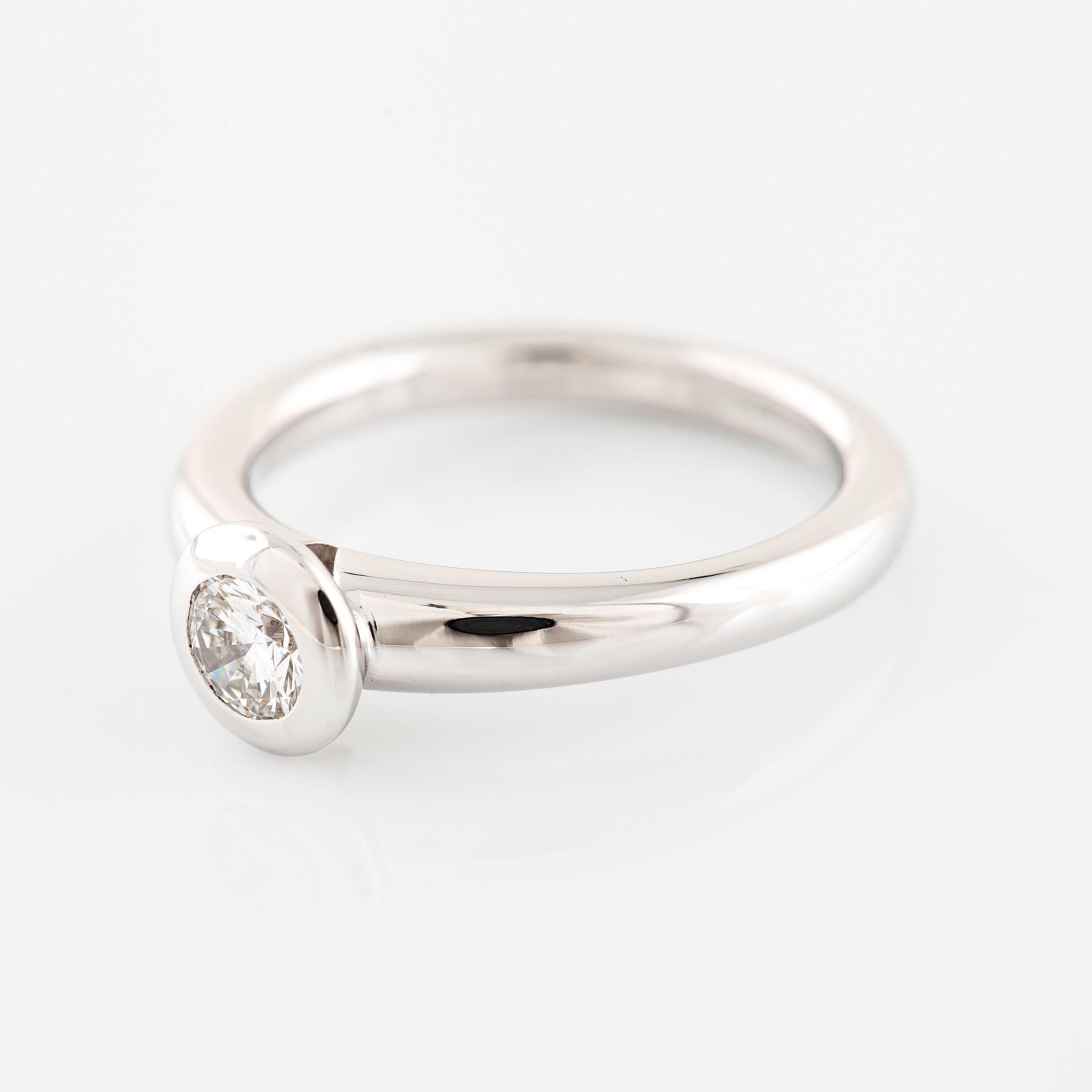 Women's 18 Karat White Gold Brilliant Cut Diamond Ring For Sale