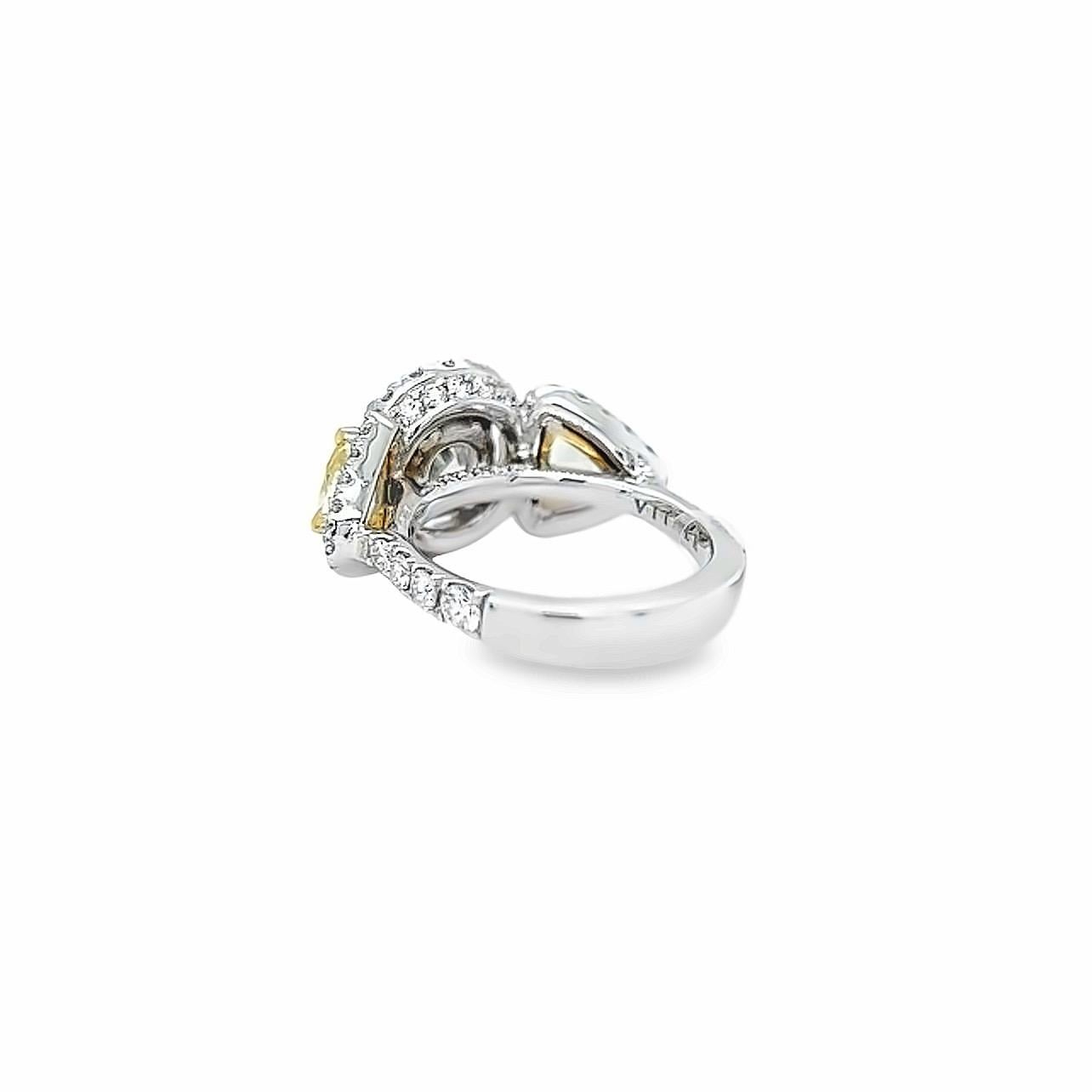 Bague de fiançailles en or blanc 18 carats avec trillion de diamants jaunes fantaisie taille brillant Pour femmes en vente