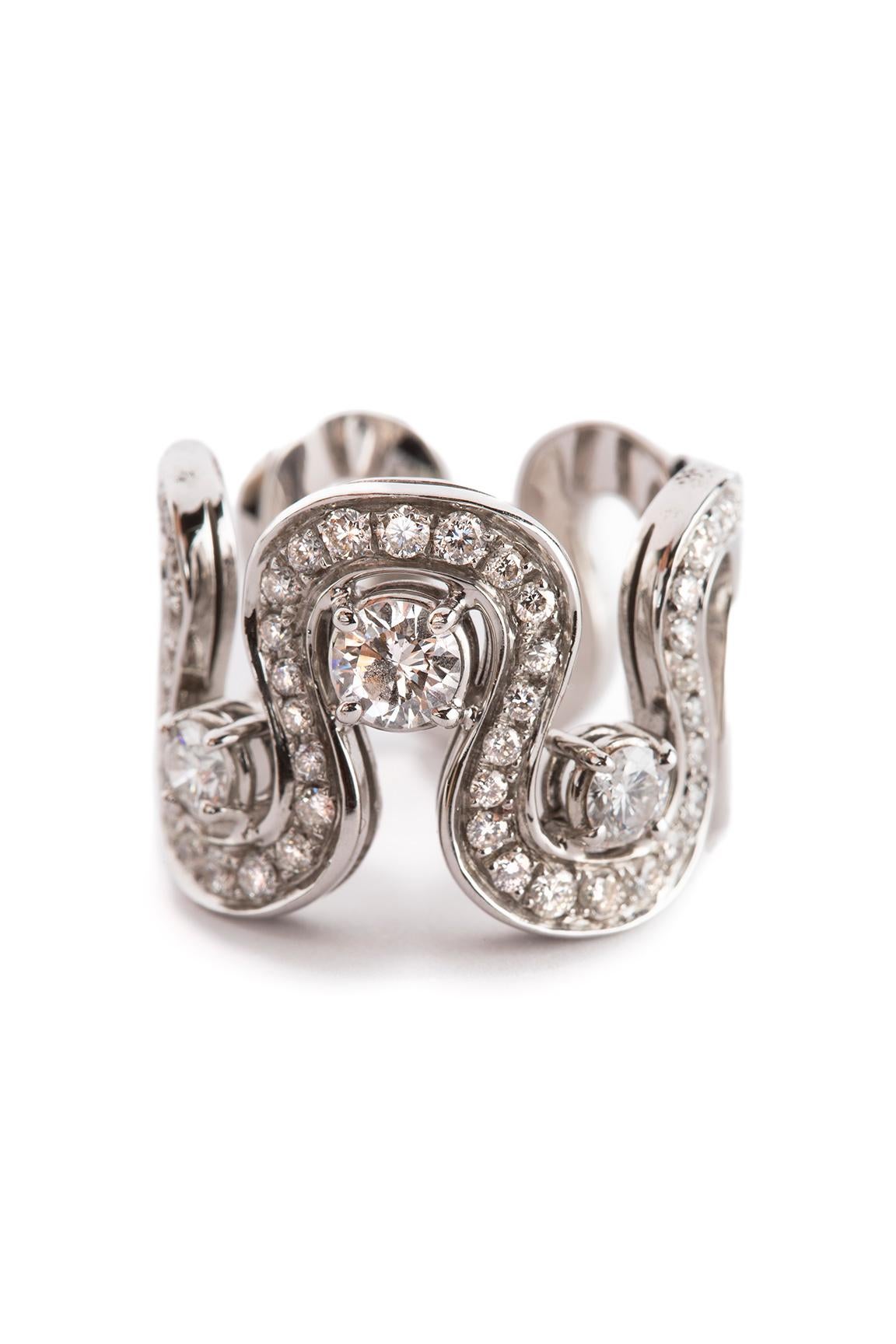 Brilliant Cut 1.54 Karats G Color VVs1 White Diamonds 18 Karat White Gold Design Ring For Sale