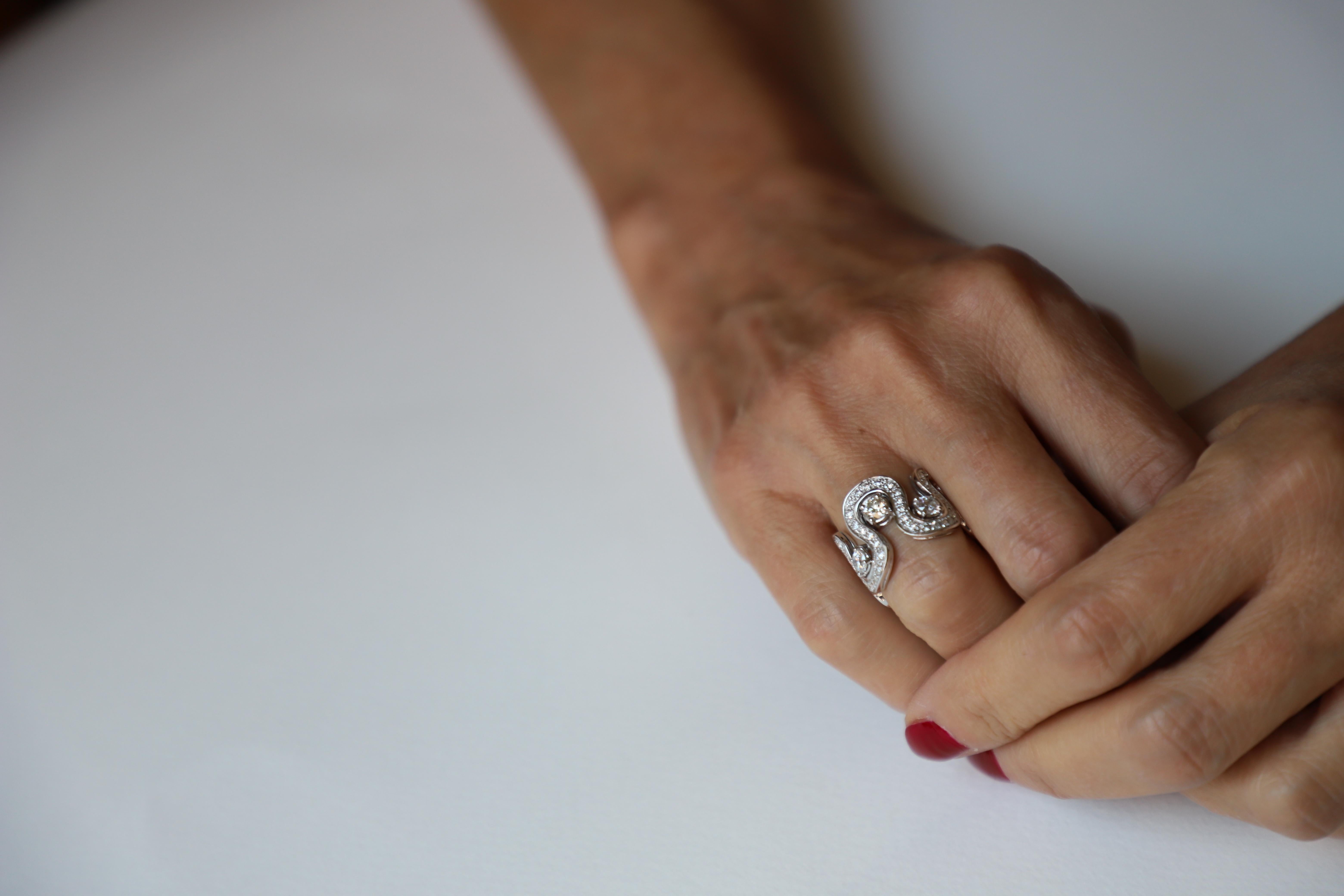 1,54 Karat G Farbe VVs1 Weiße Diamanten 18 Karat Weißgold Design Ring Damen im Angebot