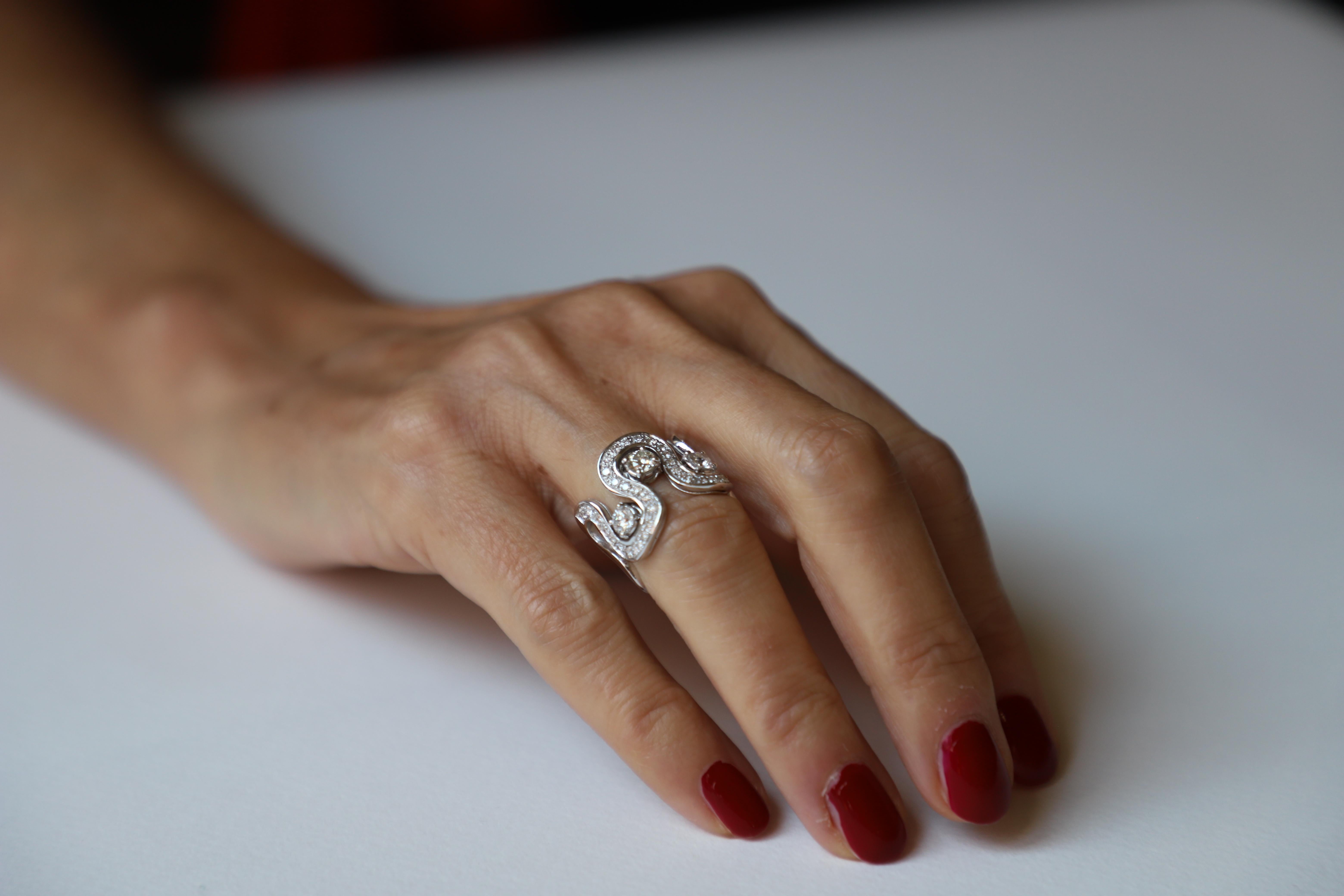1,54 Karat G Farbe VVs1 Weiße Diamanten 18 Karat Weißgold Design Ring im Angebot 1