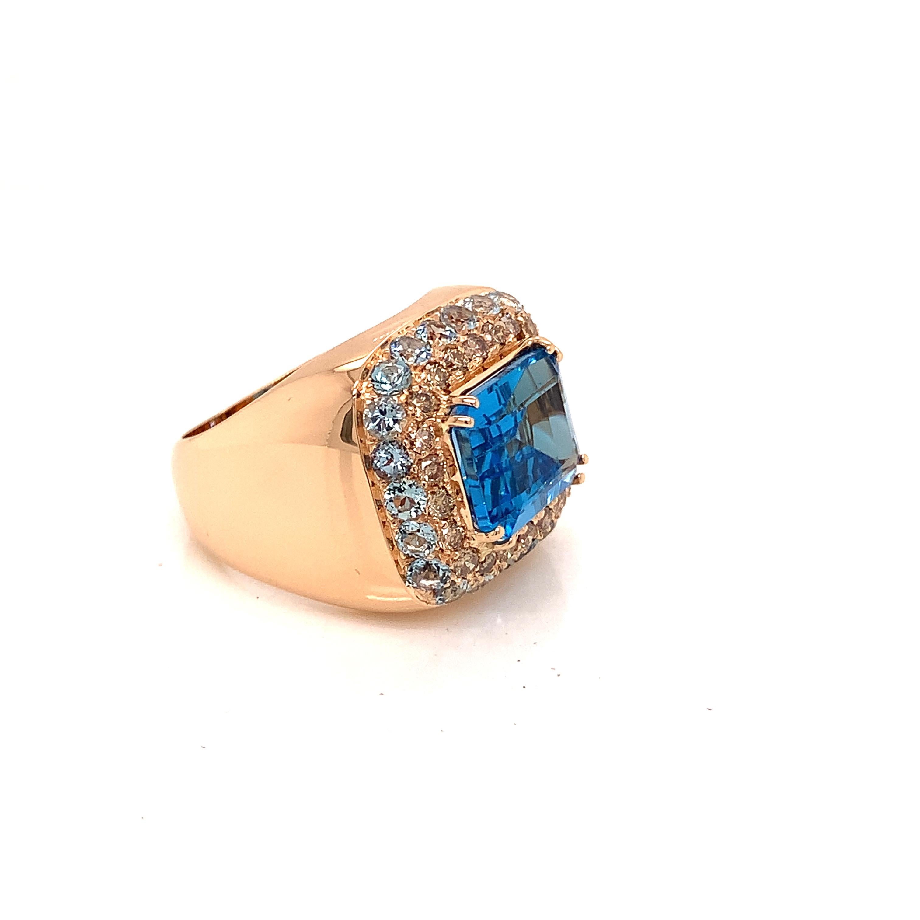 18 Karat White Gold Brown Diamonds and Blue Topaz Ring For Sale 7