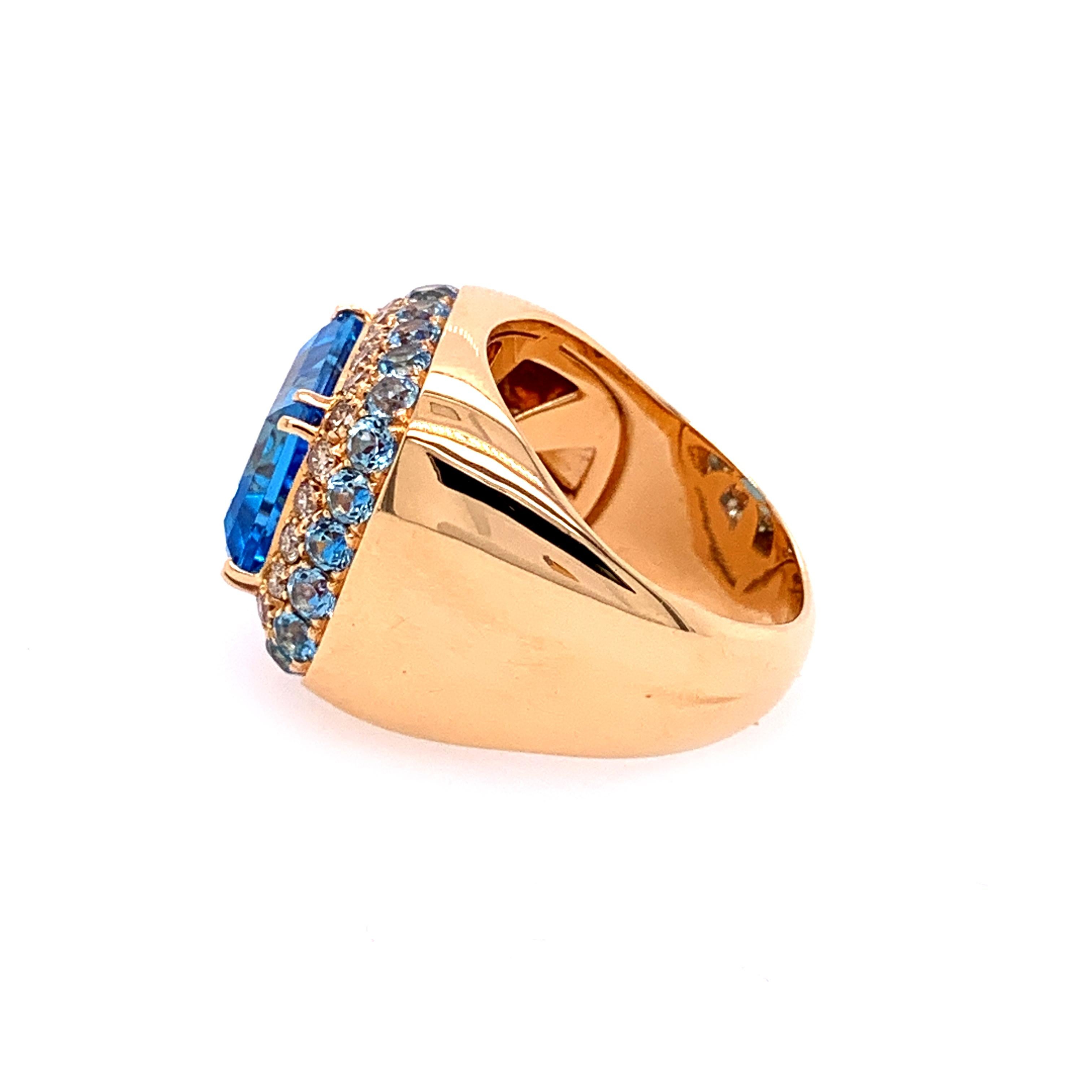 Contemporary 18 Karat White Gold Brown Diamonds and Blue Topaz Ring For Sale