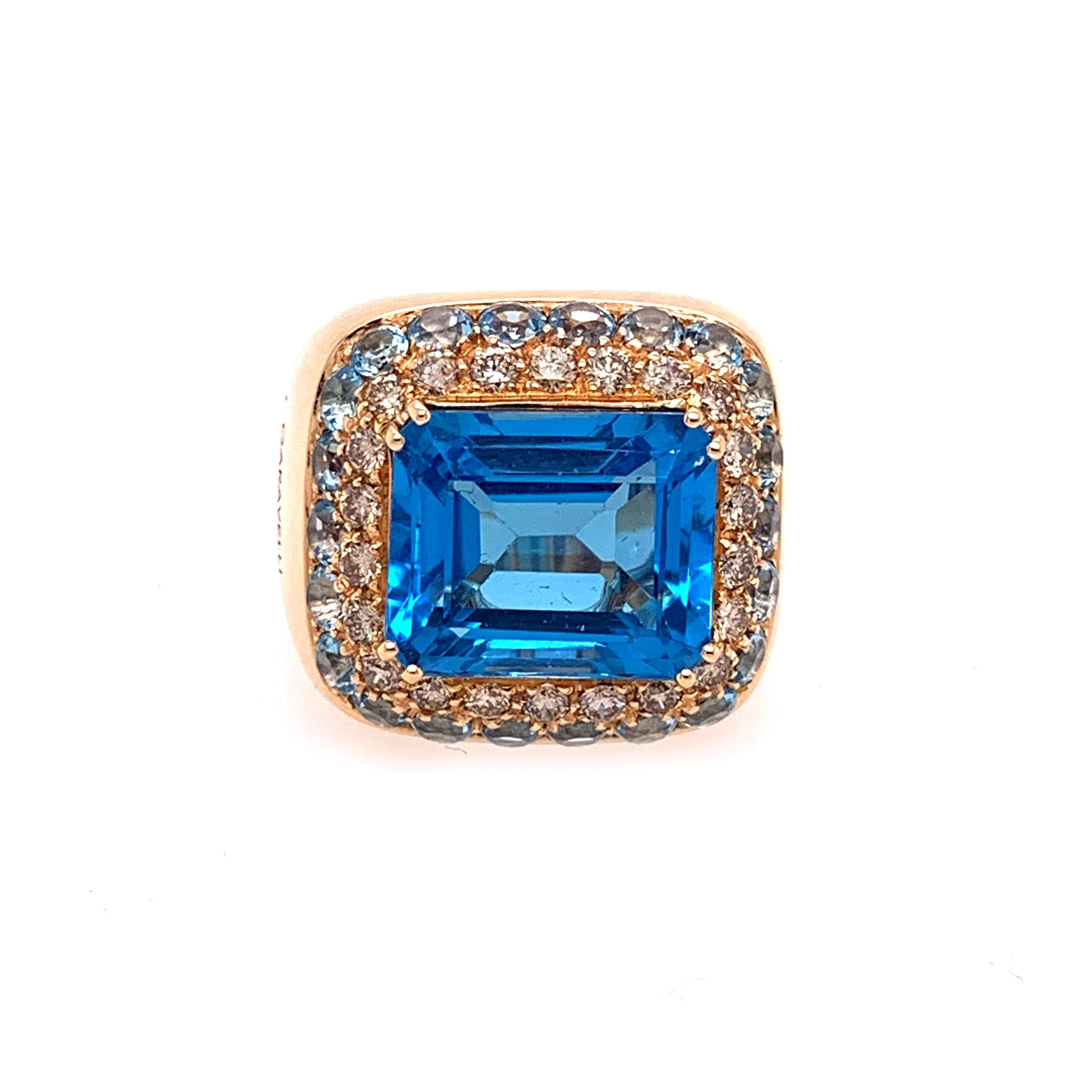 18 Karat White Gold Brown Diamonds and Blue Topaz Ring In New Condition For Sale In Valenza, IT