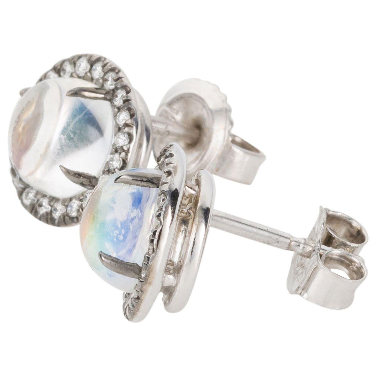 18 Karat White Gold Cabochon Moonstone and Diamond Stud Earrings In New Condition For Sale In QLD , AU