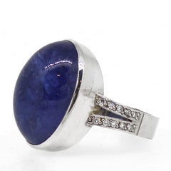 18 Karat White Gold Cabochon Tanzanite and Diamond Ring