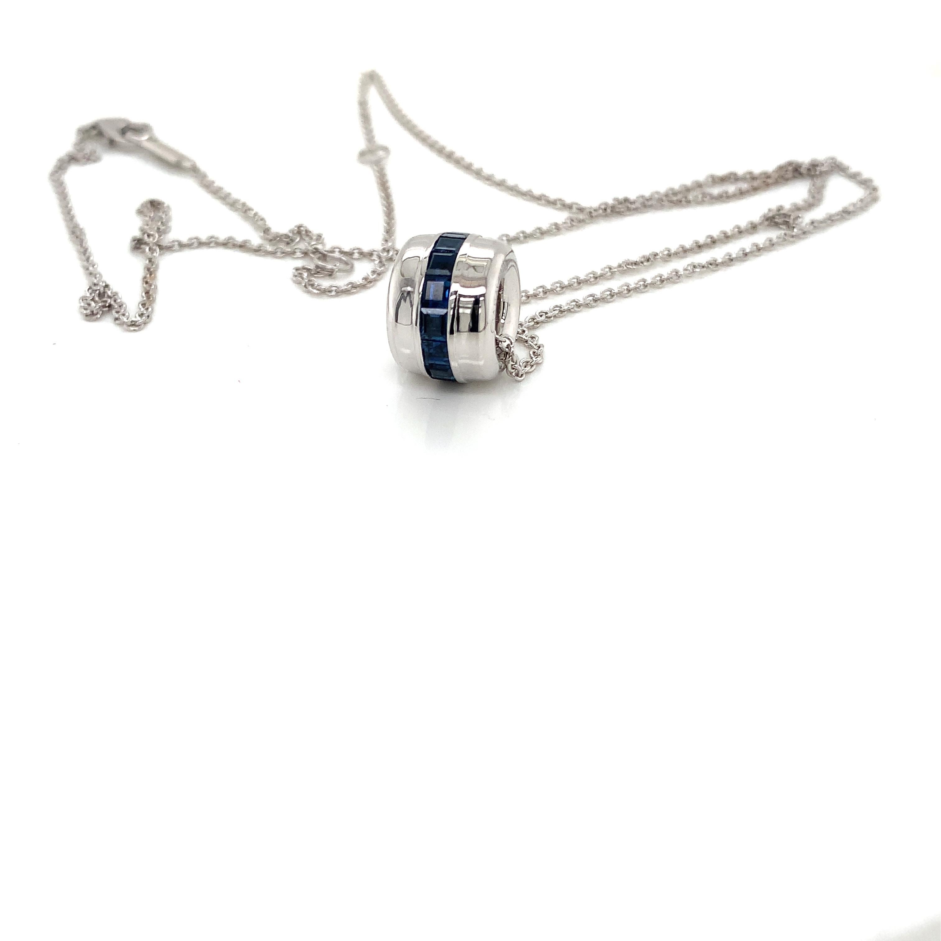 18 Karat White Gold Carre Blue Sapphires Garavelli Necklace For Sale 4