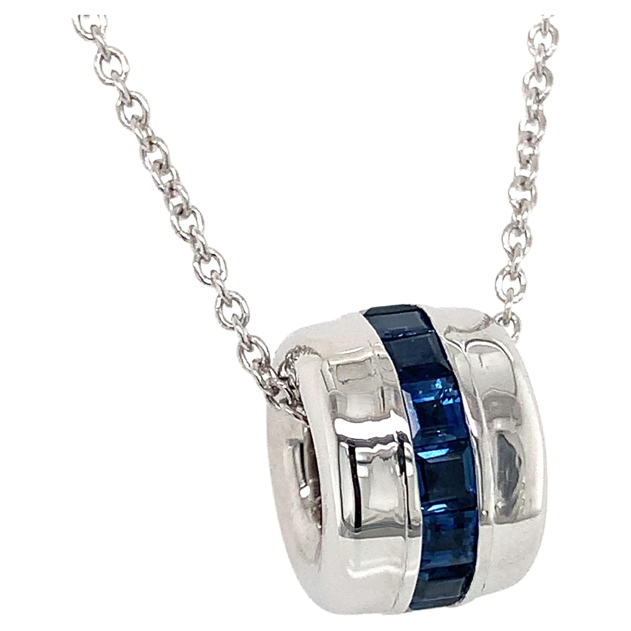 18 Karat White Gold Carre Blue Sapphires Garavelli Pendant with Chain For Sale