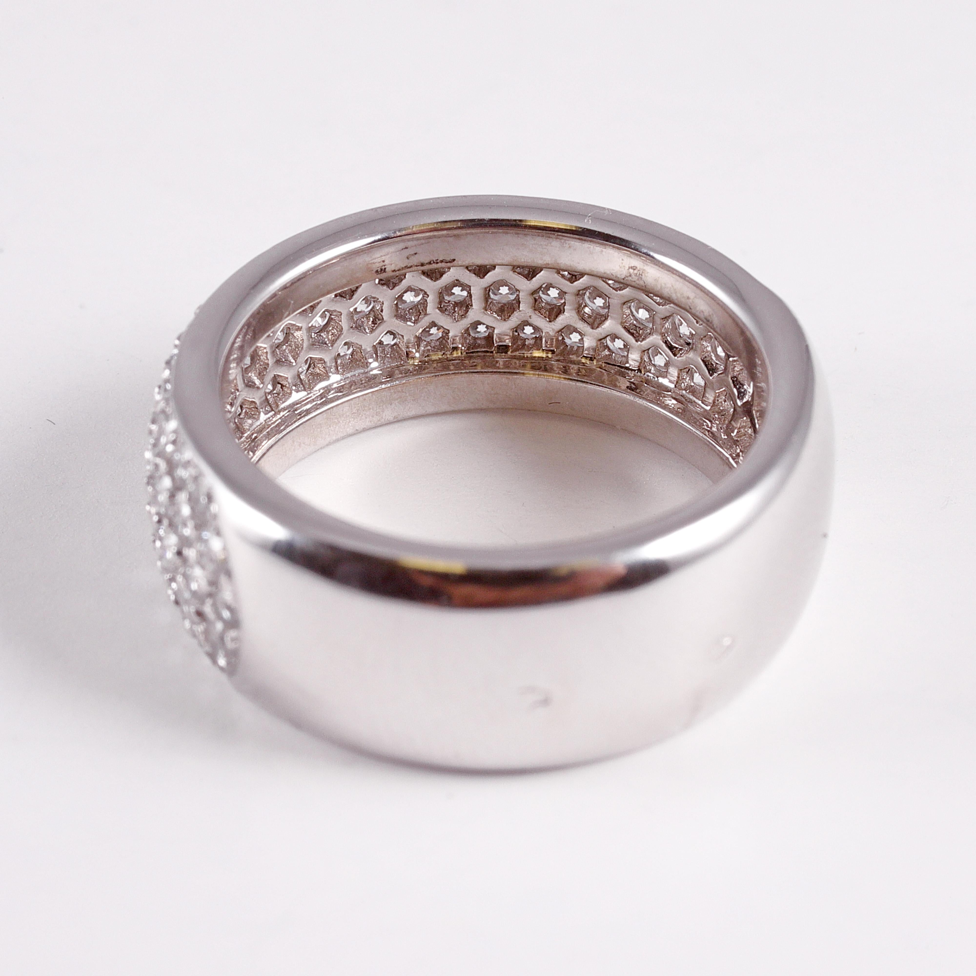 18 Karat White Gold Cartier 2.10 Carat Diamond Ring In Good Condition In Dallas, TX