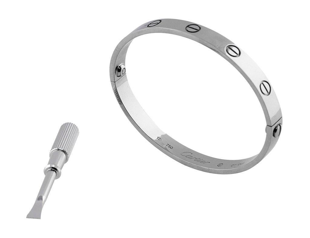 18k White Gold Love Bangle Bracelet by Cartier.

Size 19.

This bracelet comes with Cartier screwdriver.

No more box or paper but comes within its Cartier dustbag

Size: 19 cm

Width: 6.5mm

Hallmarks: Cartier 750 19 CB2969

Total weight: