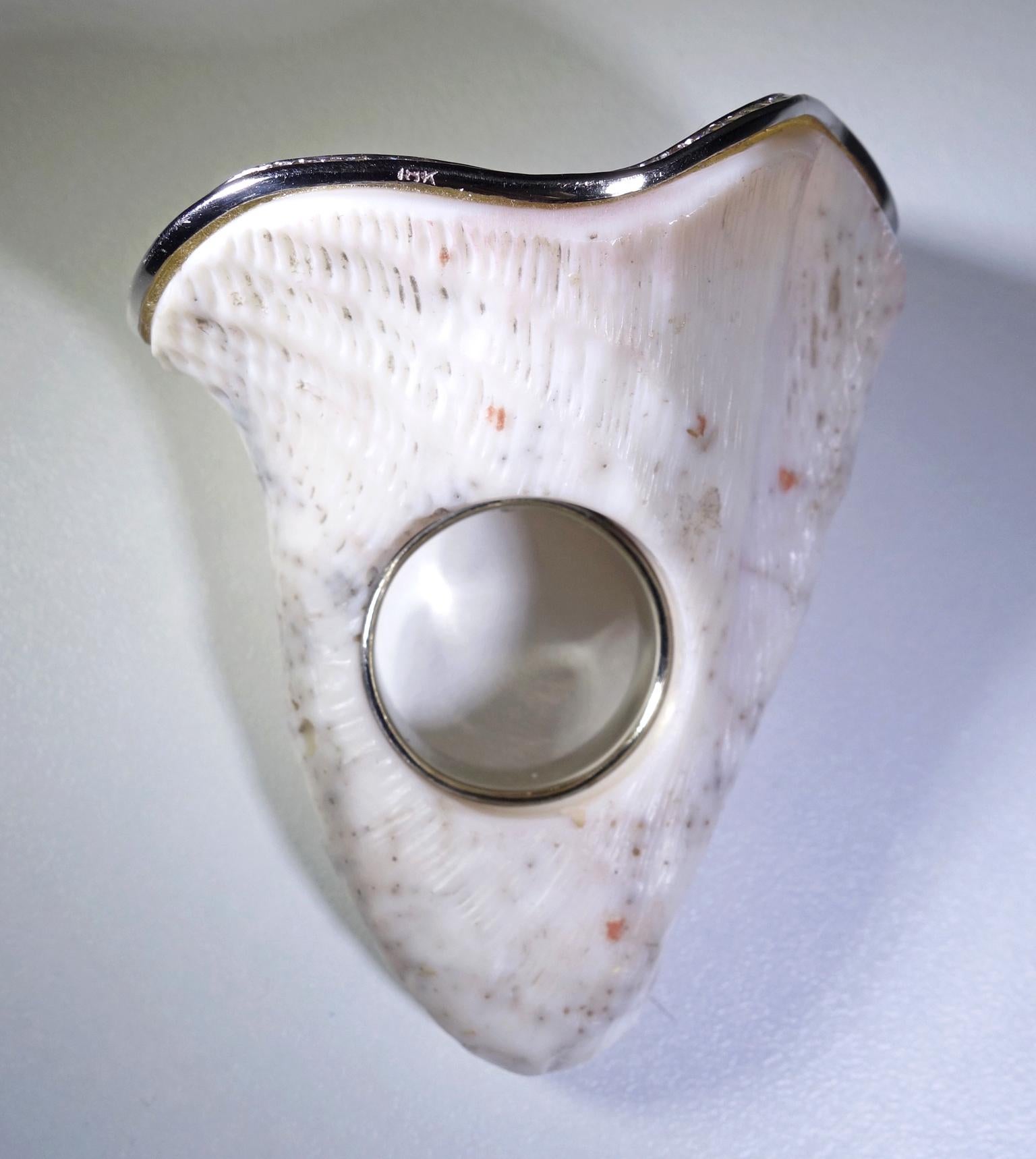 Contemporary 18 Karat White Gold Carved Abalone Shell Ring with Tahitian Pearl and Diamonds For Sale