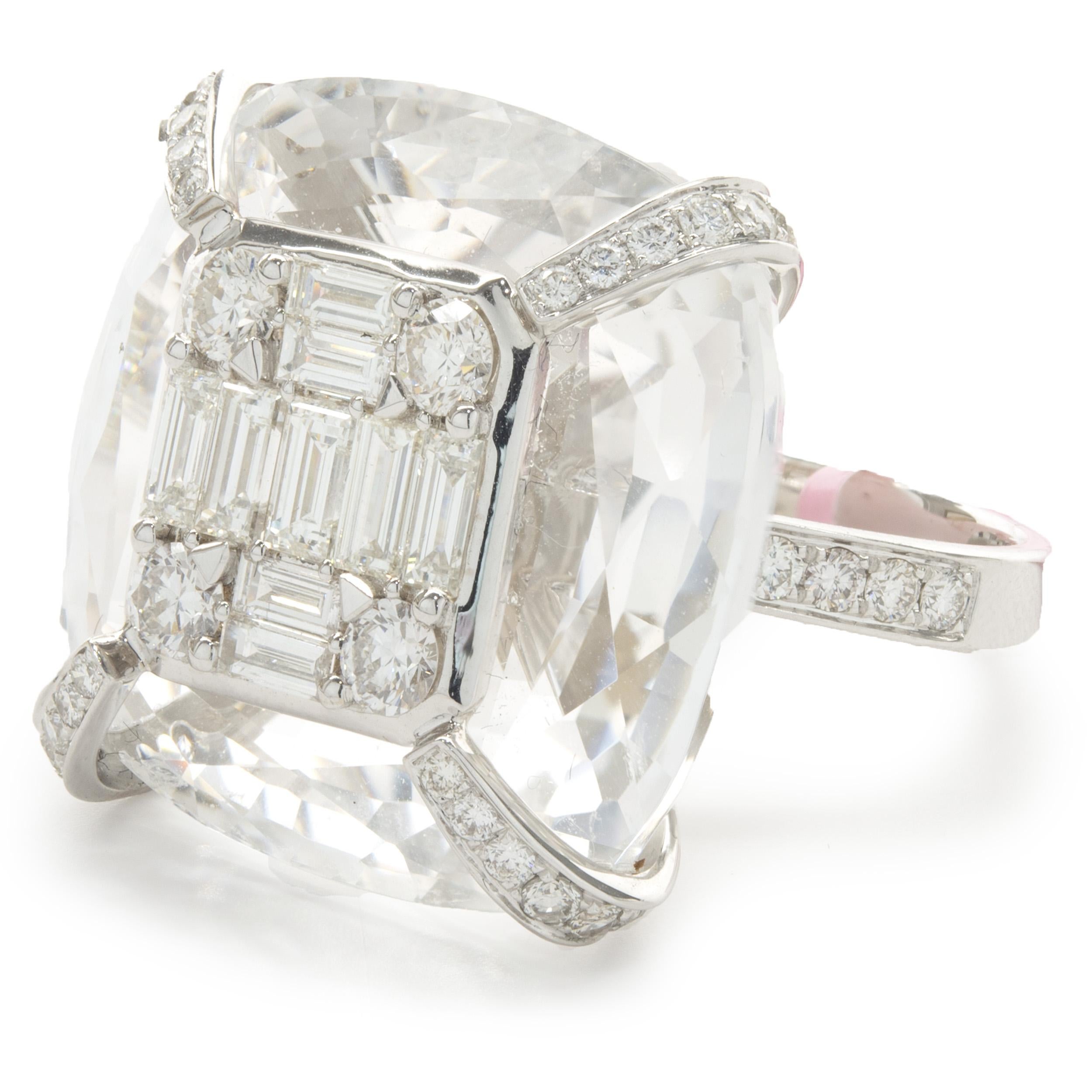 18 Karat White Gold Carved Crystal and Diamond Cocktail Ring In Excellent Condition For Sale In Scottsdale, AZ