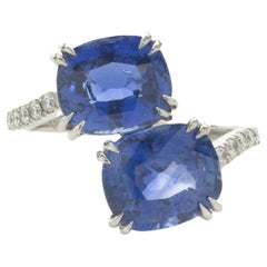 Anillo bypass de zafiro de Ceilán y diamantes en oro blanco de 18 quilates