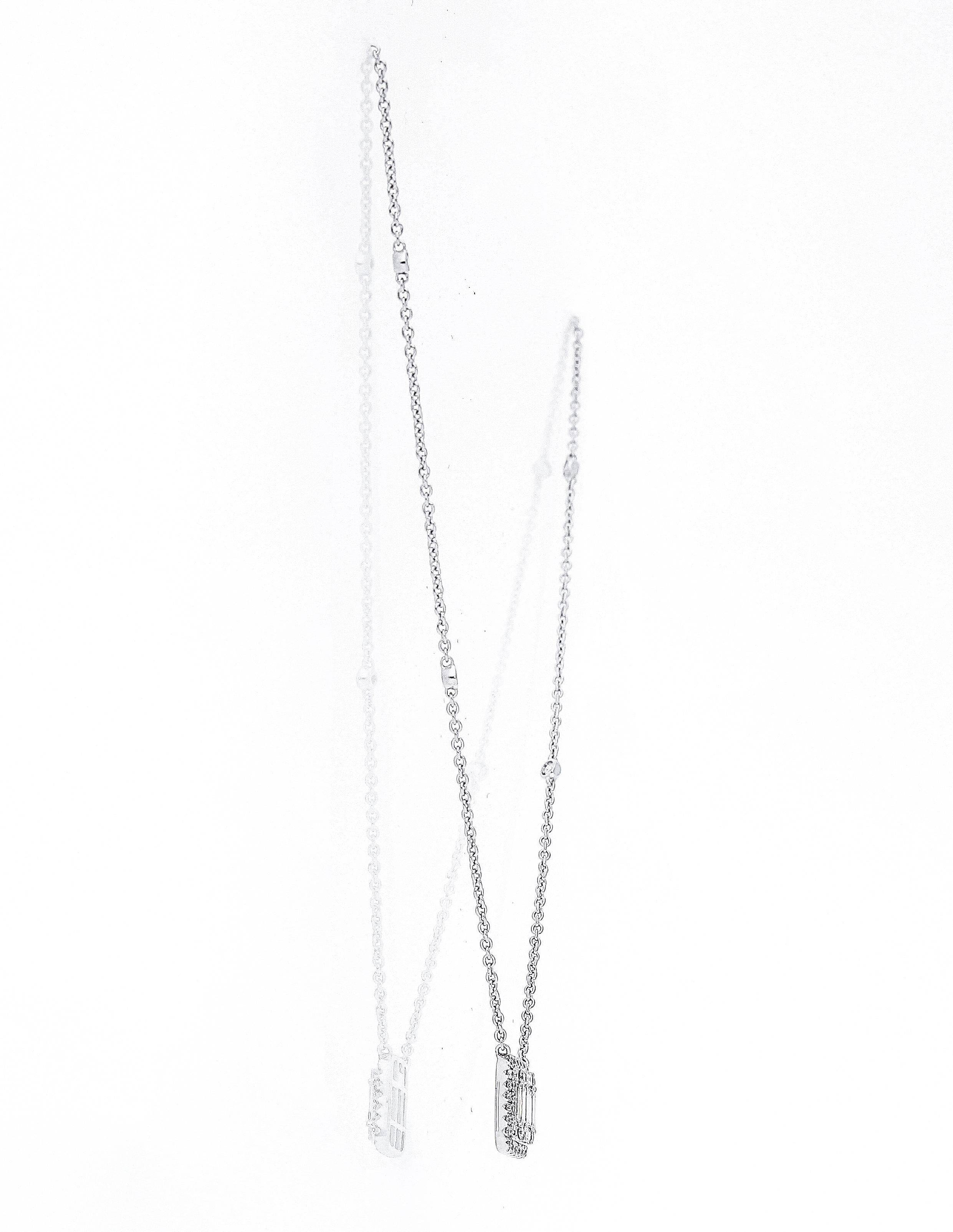 18 Karat White Gold Chain Necklace with Rectangular Diamonds Pendant For Sale 4