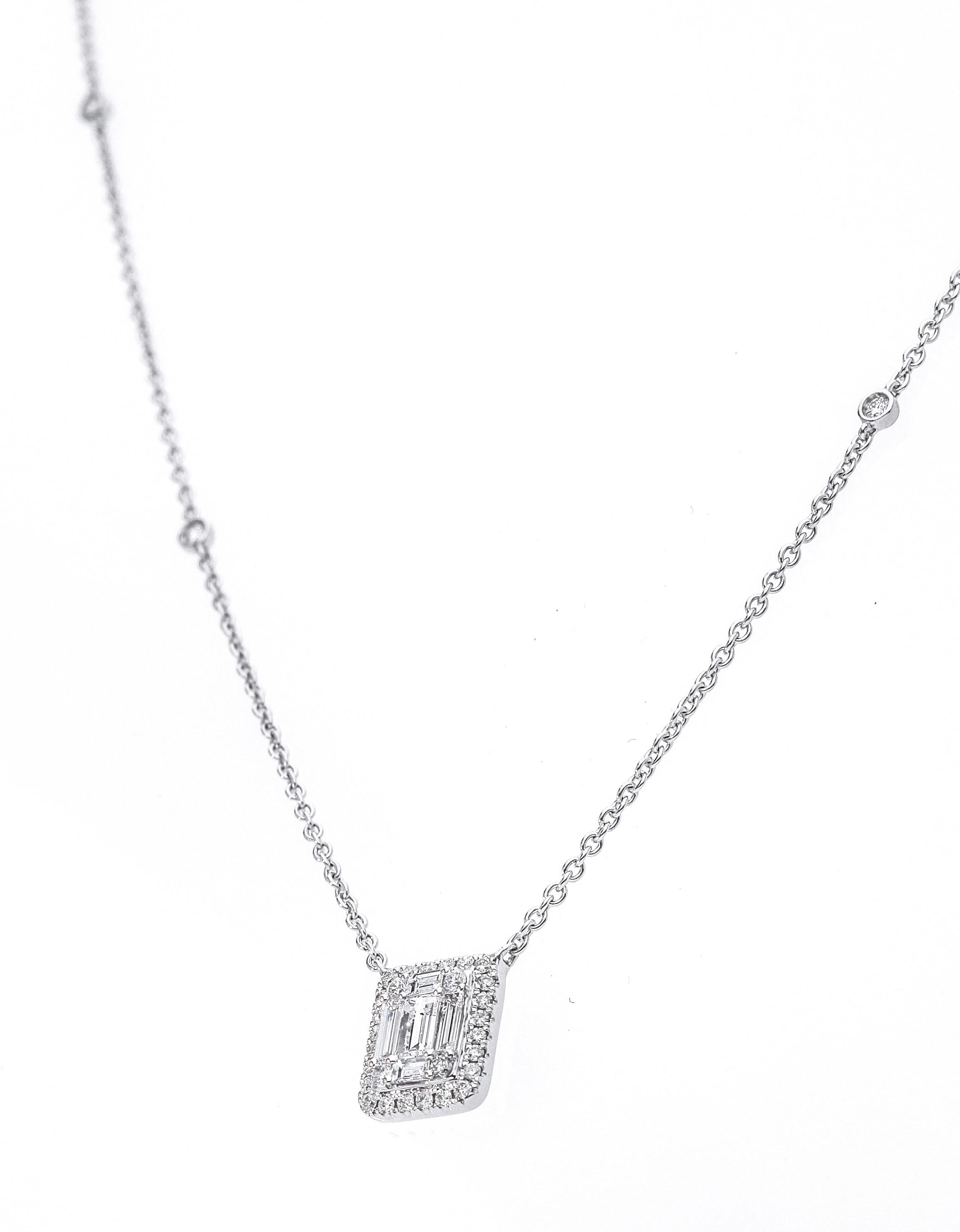 18 Karat Weißgold Kette Halskette mit rechteckigem Diamanten-Anhänger (Baguetteschliff) im Angebot