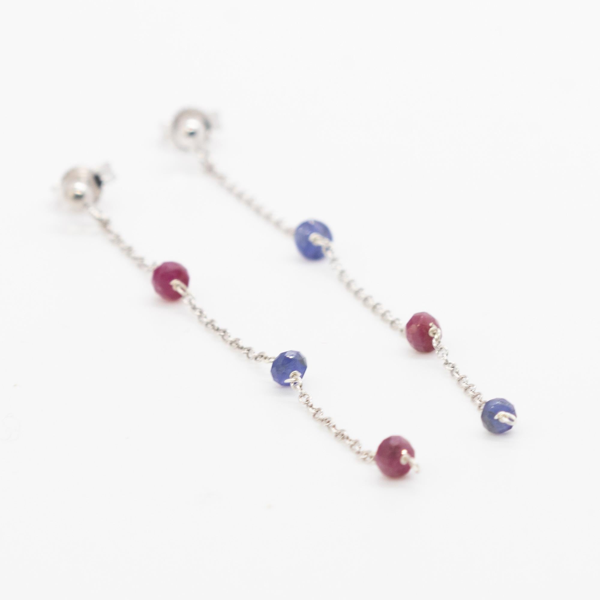 Perlina Catena d'oro bianco 18 carati Rondelle di rubino e zaffiro fatte a mano Orecchini lunghi a penzoloni in vendita