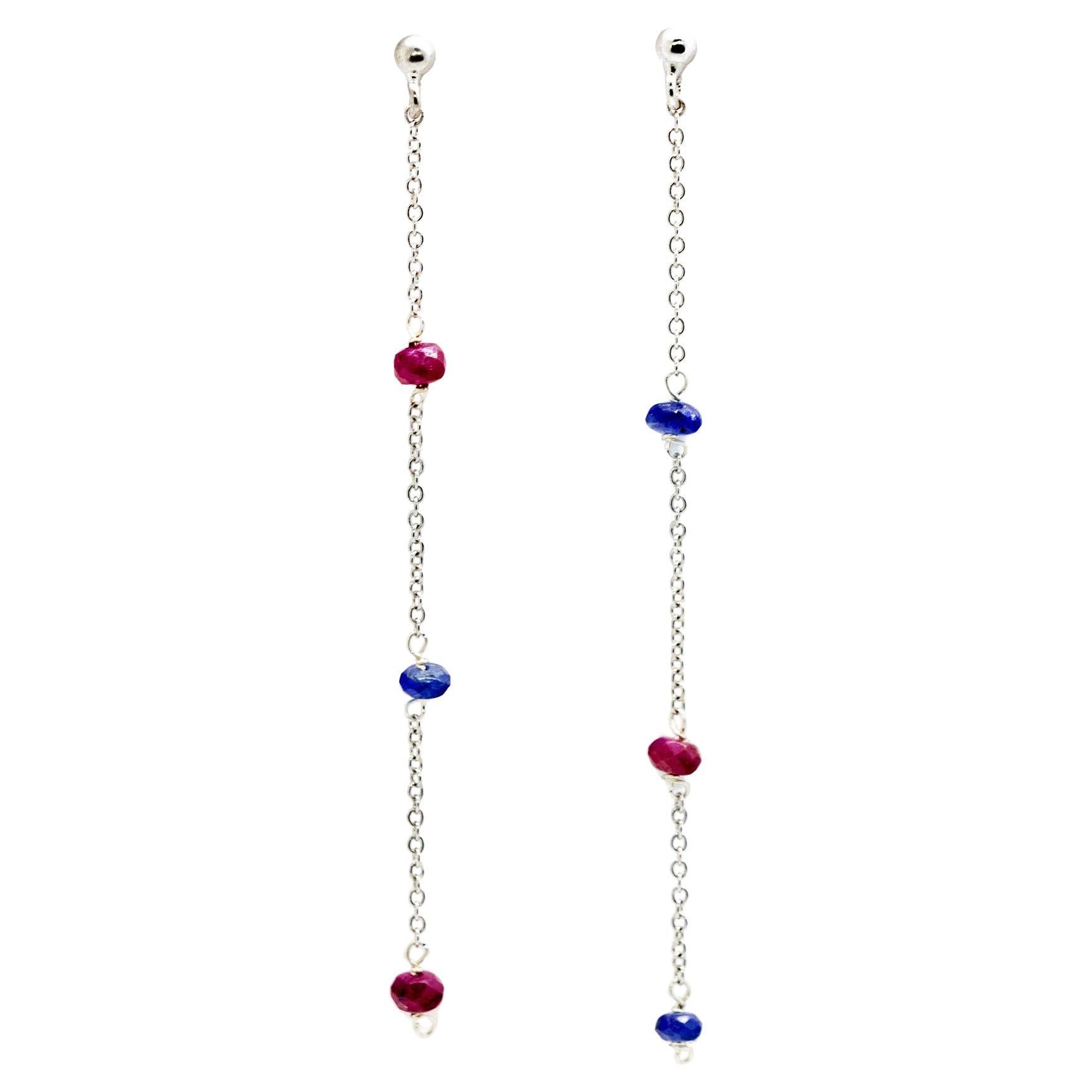 Catena d
oro bianco 18 carati Rondelle di rubino e zaffiro fatte a mano Orecchini lunghi a penzoloni in vendita