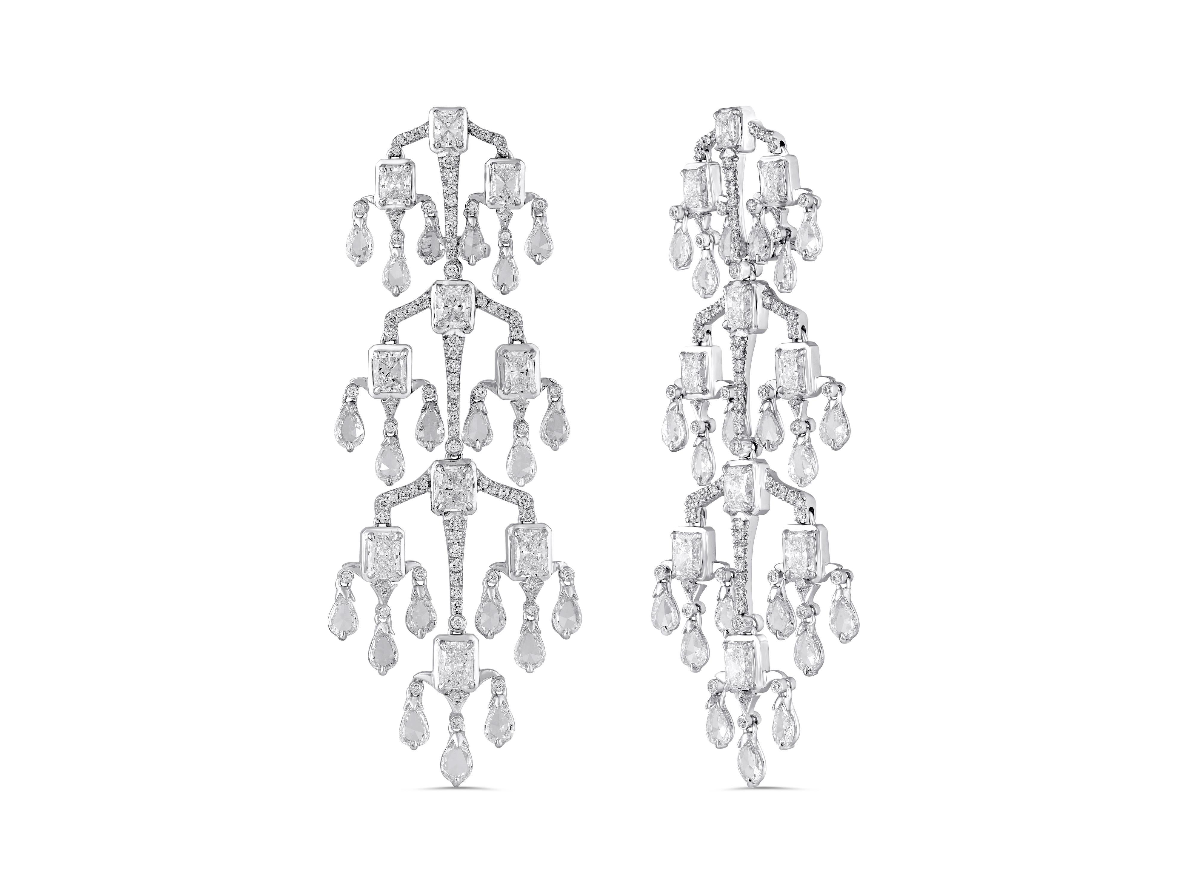 Contemporary 18 Karat White Gold Chandelier Diamond Earrings For Sale