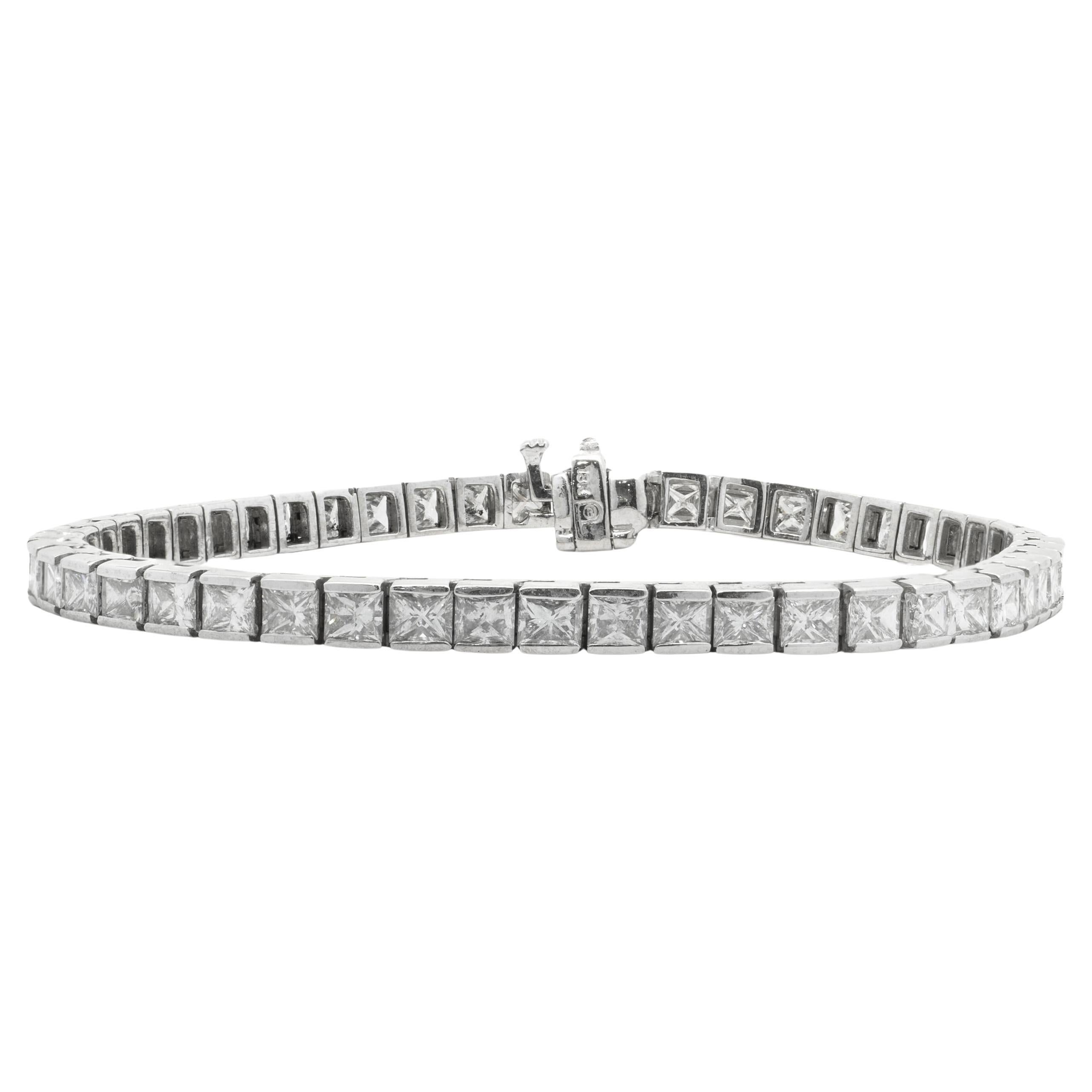 Bracelet tennis en or blanc 18 carats serti de diamants